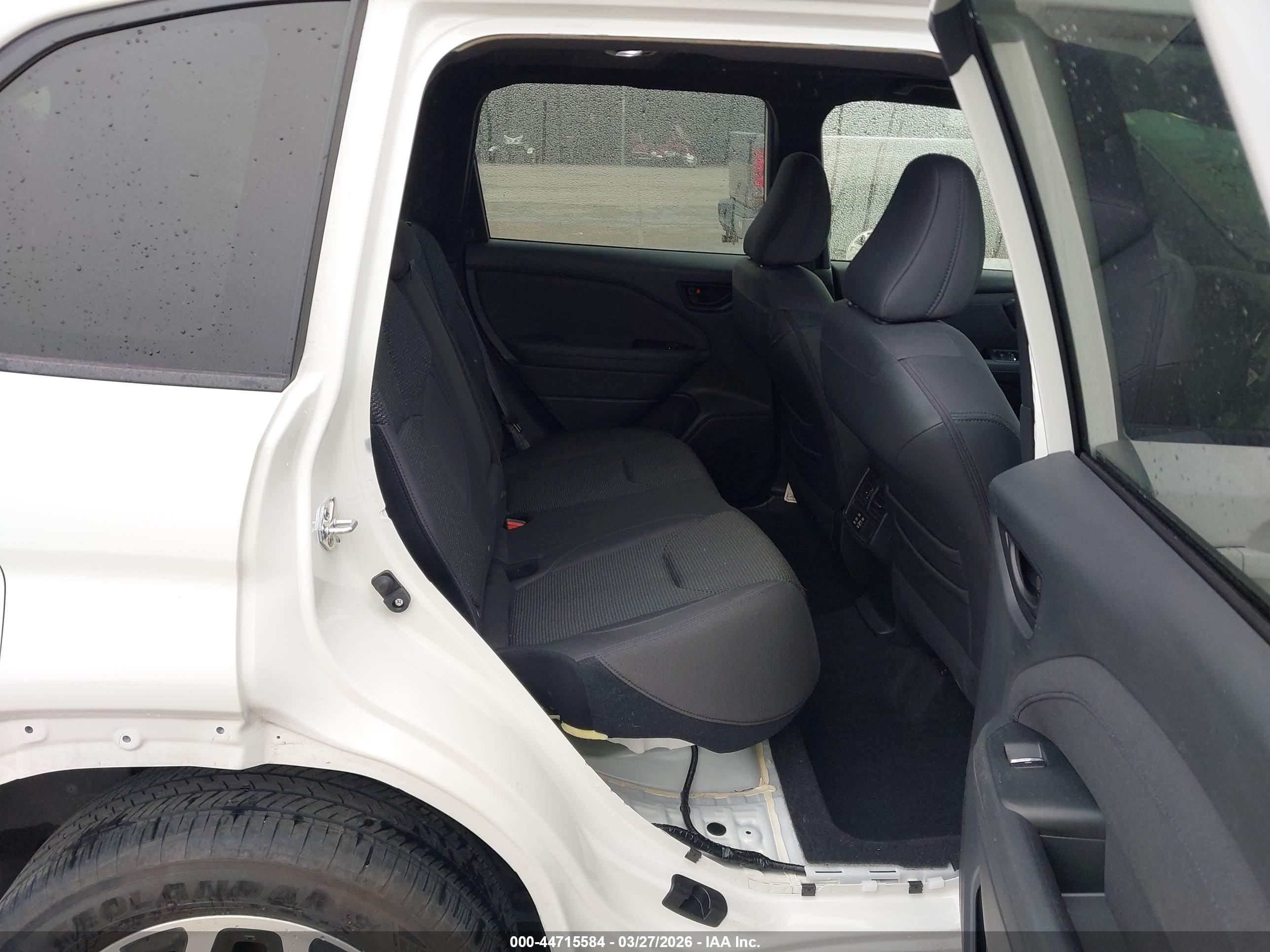 SUBARU FORESTER image 8