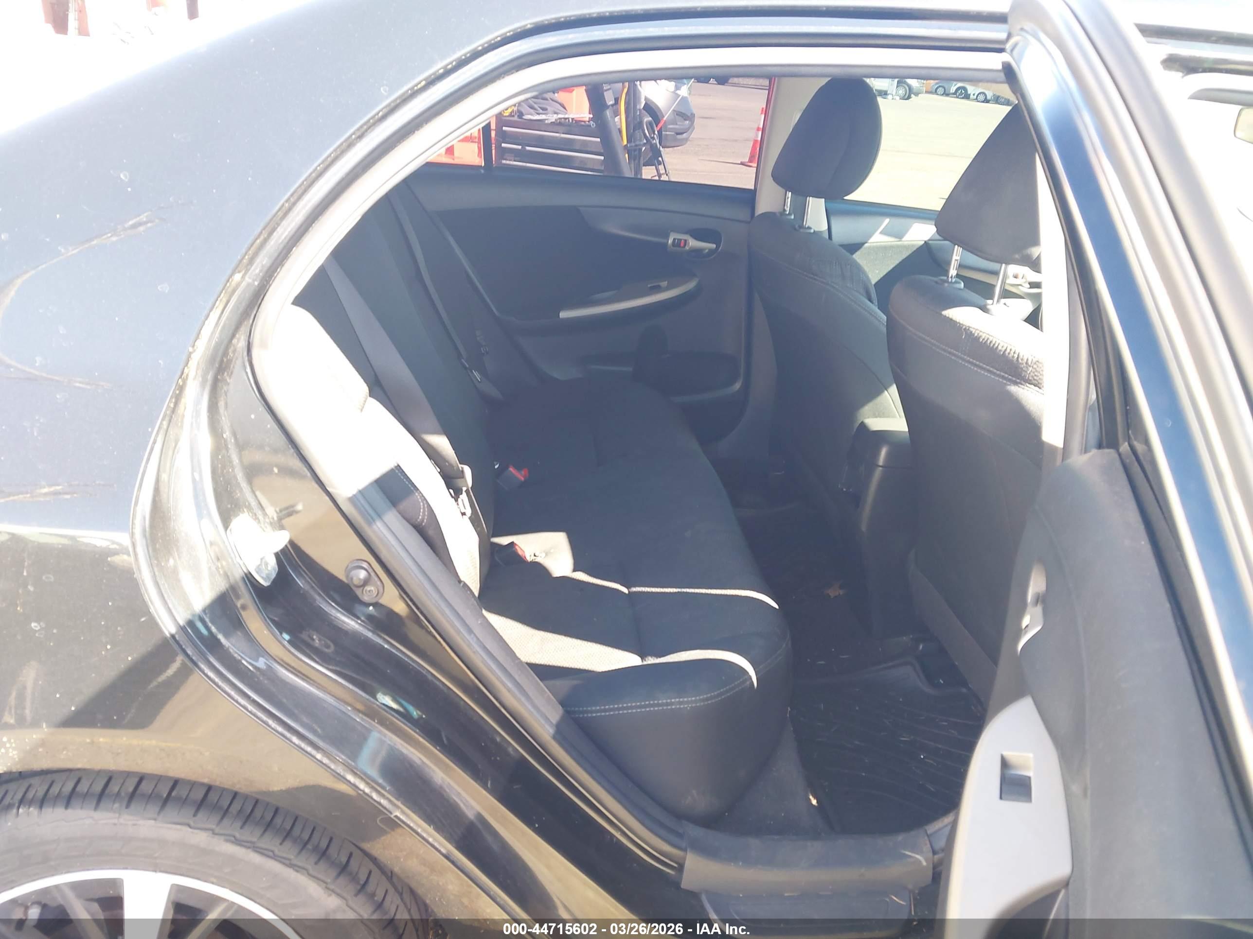 TOYOTA COROLLA image 8