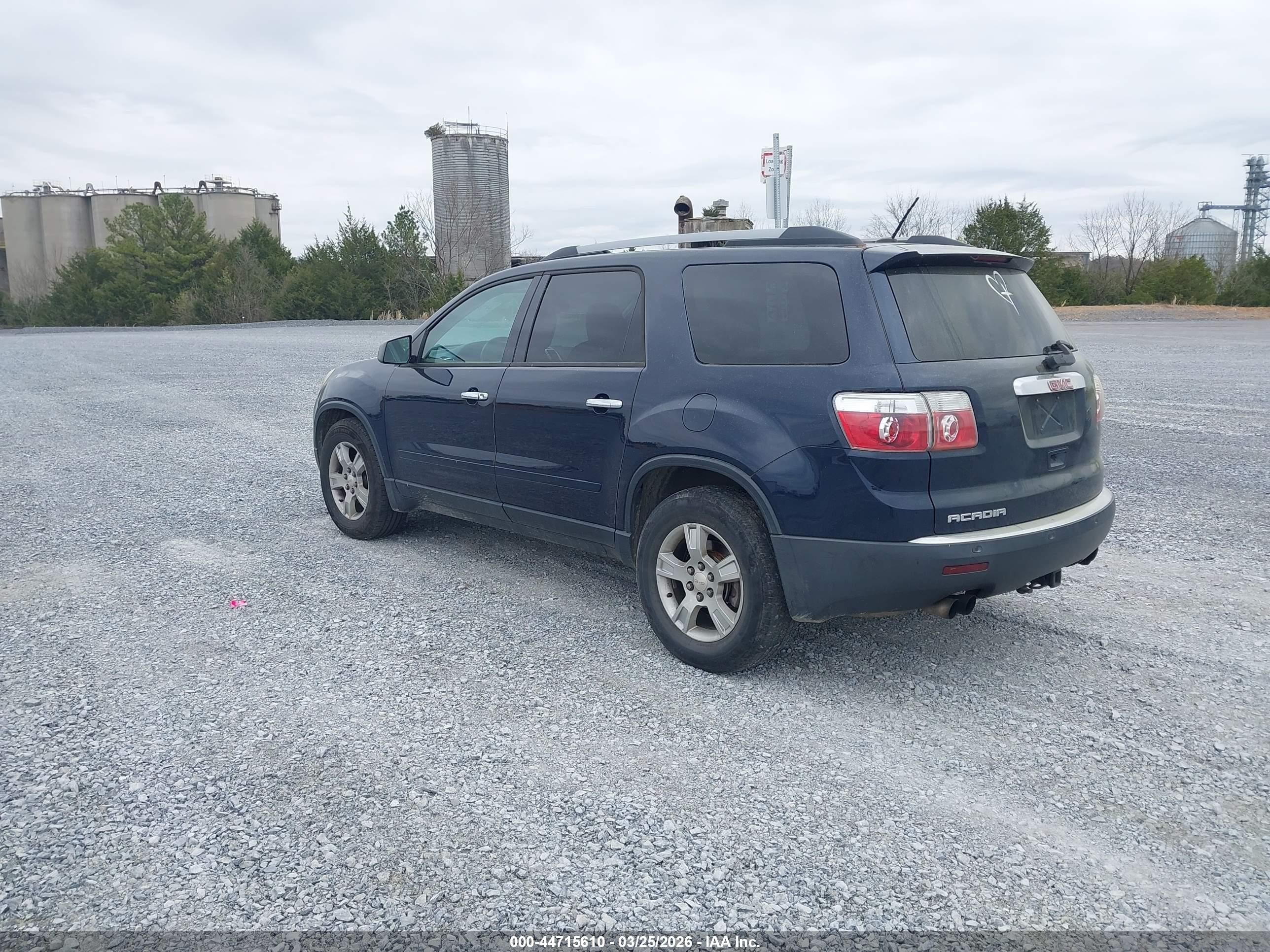 GMC ACADIA image 3