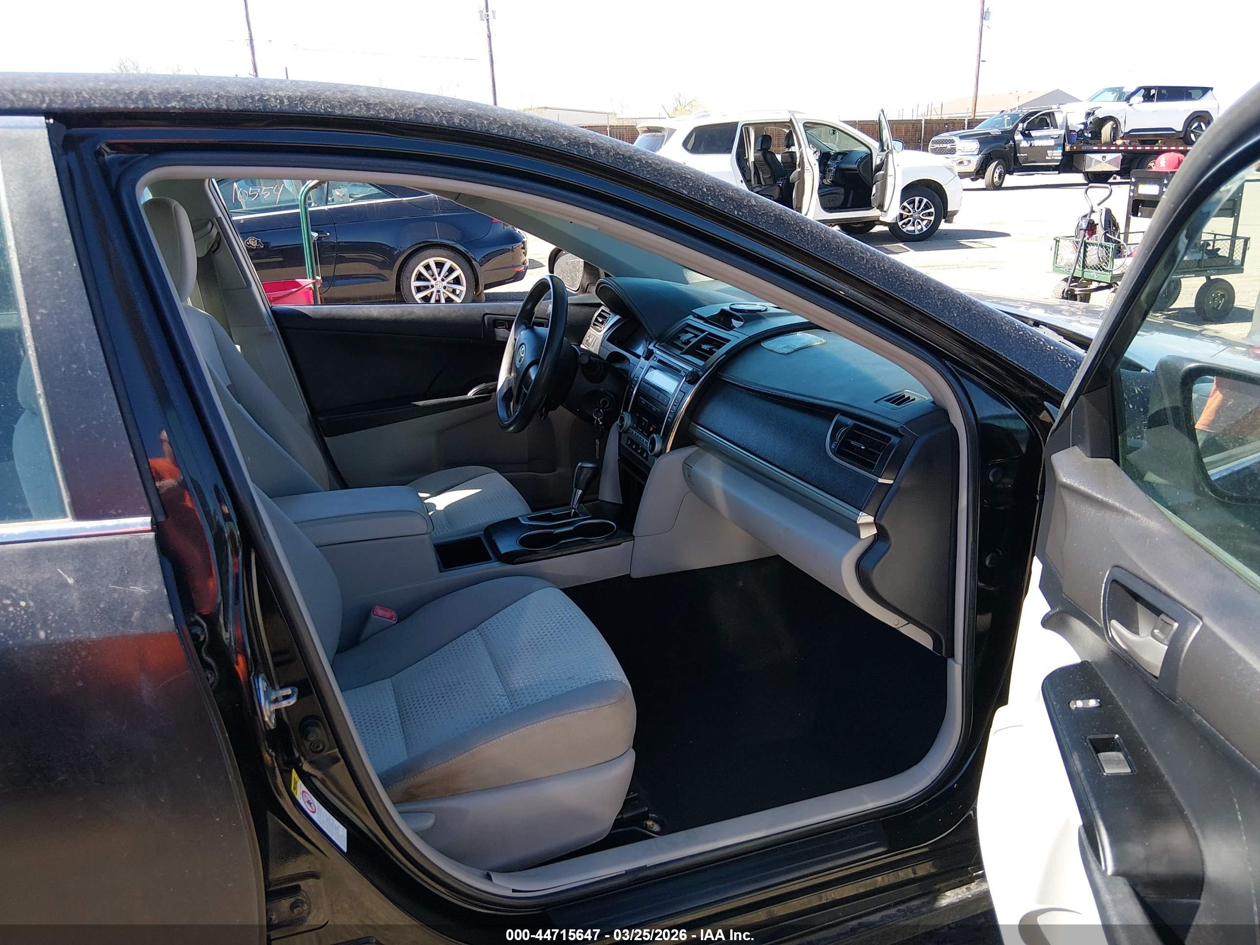 TOYOTA CAMRY image 5