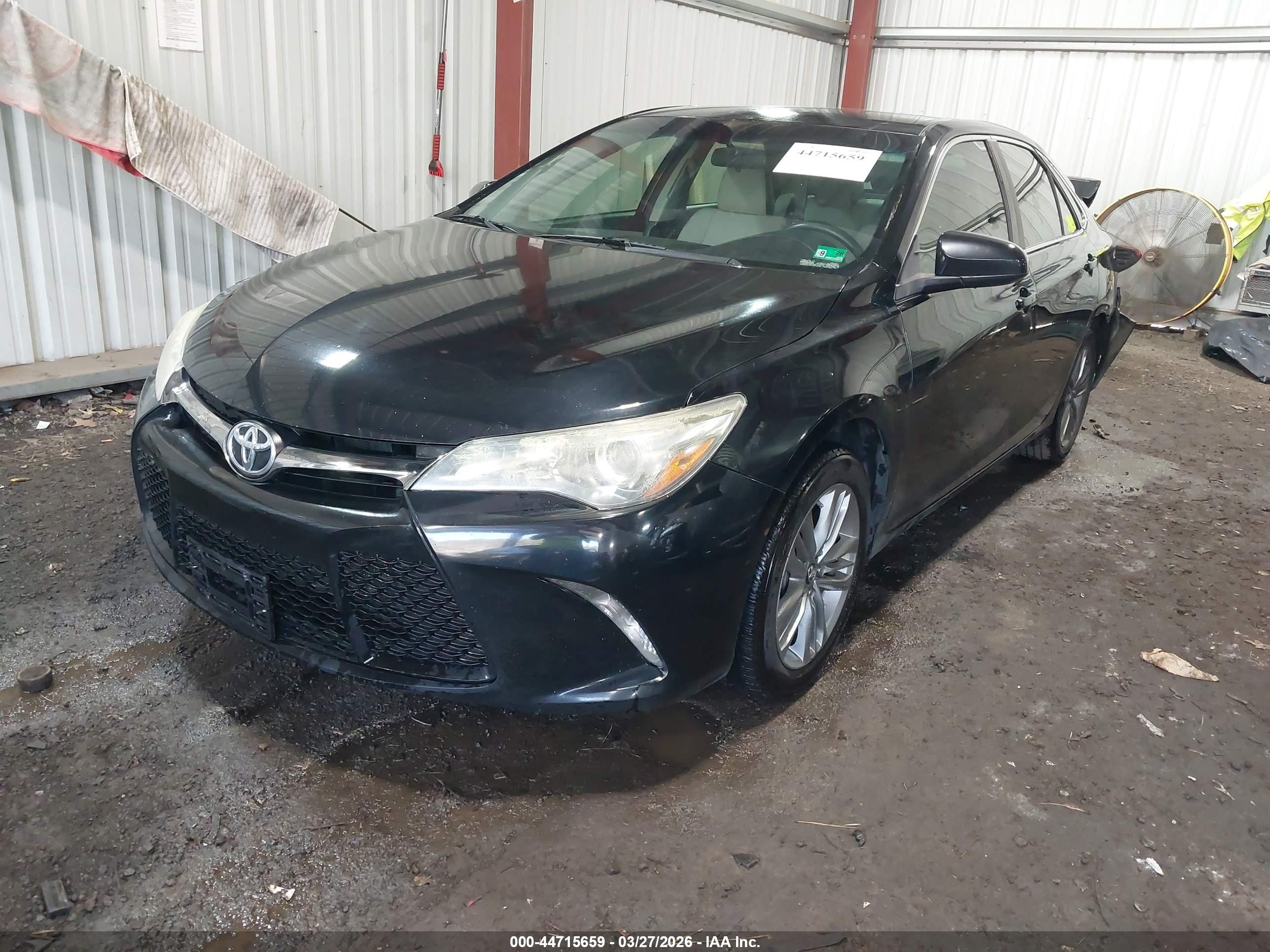 TOYOTA CAMRY image 2