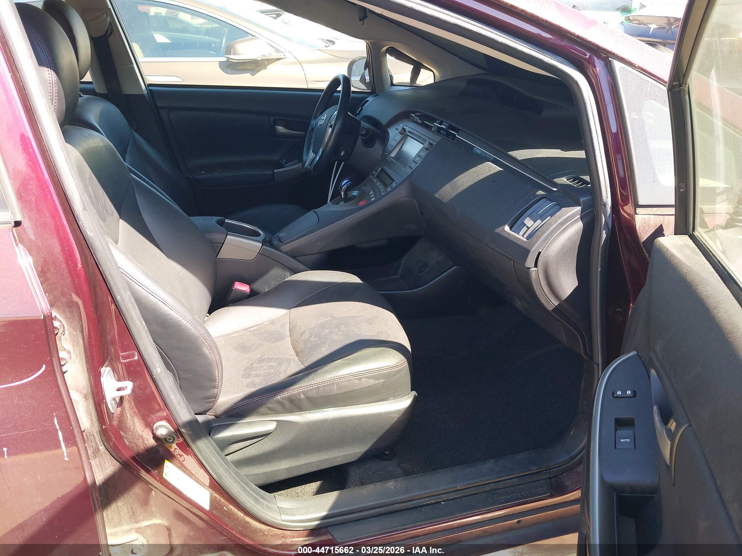TOYOTA PRIUS image 5
