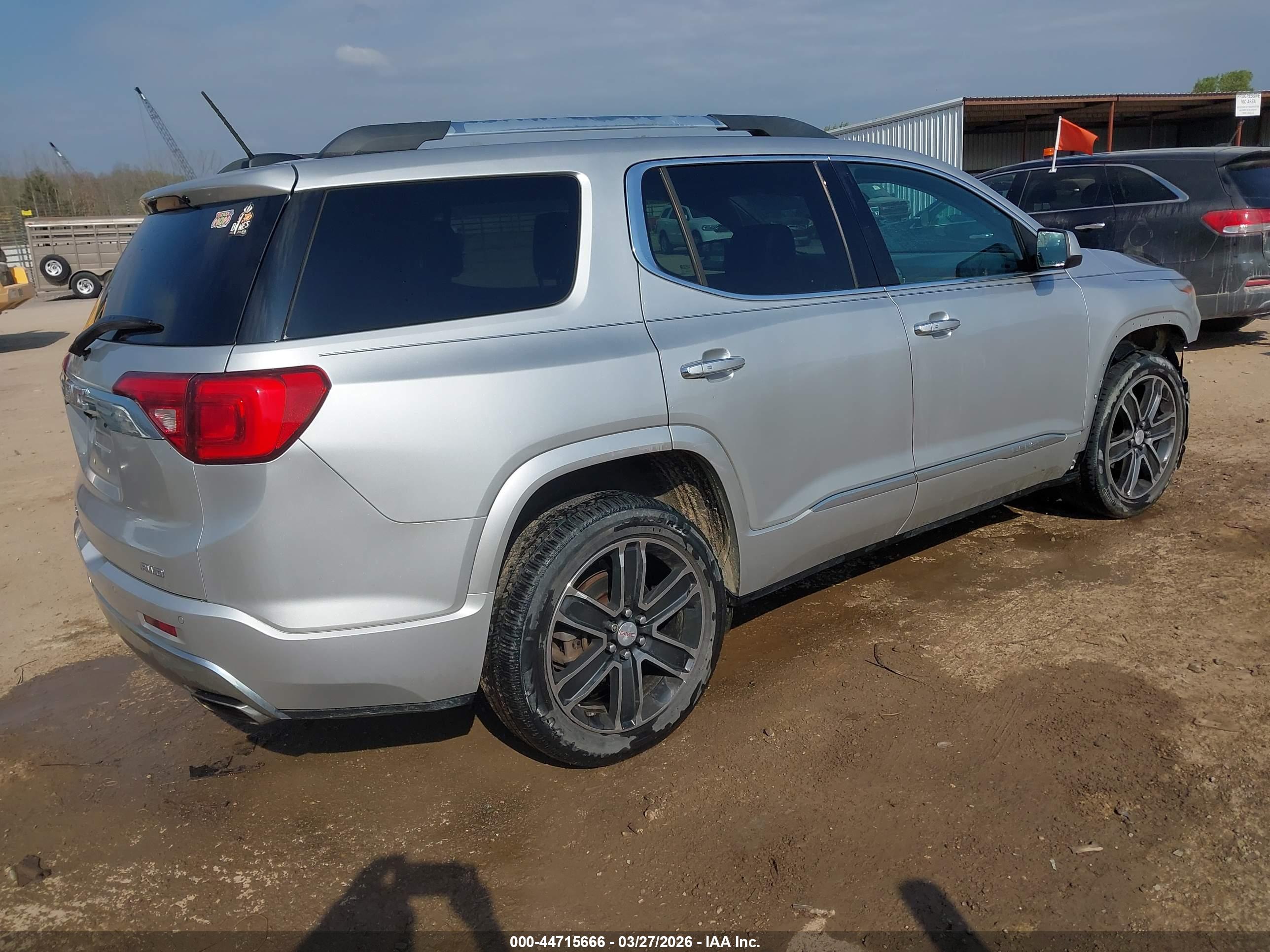 GMC ACADIA image 4