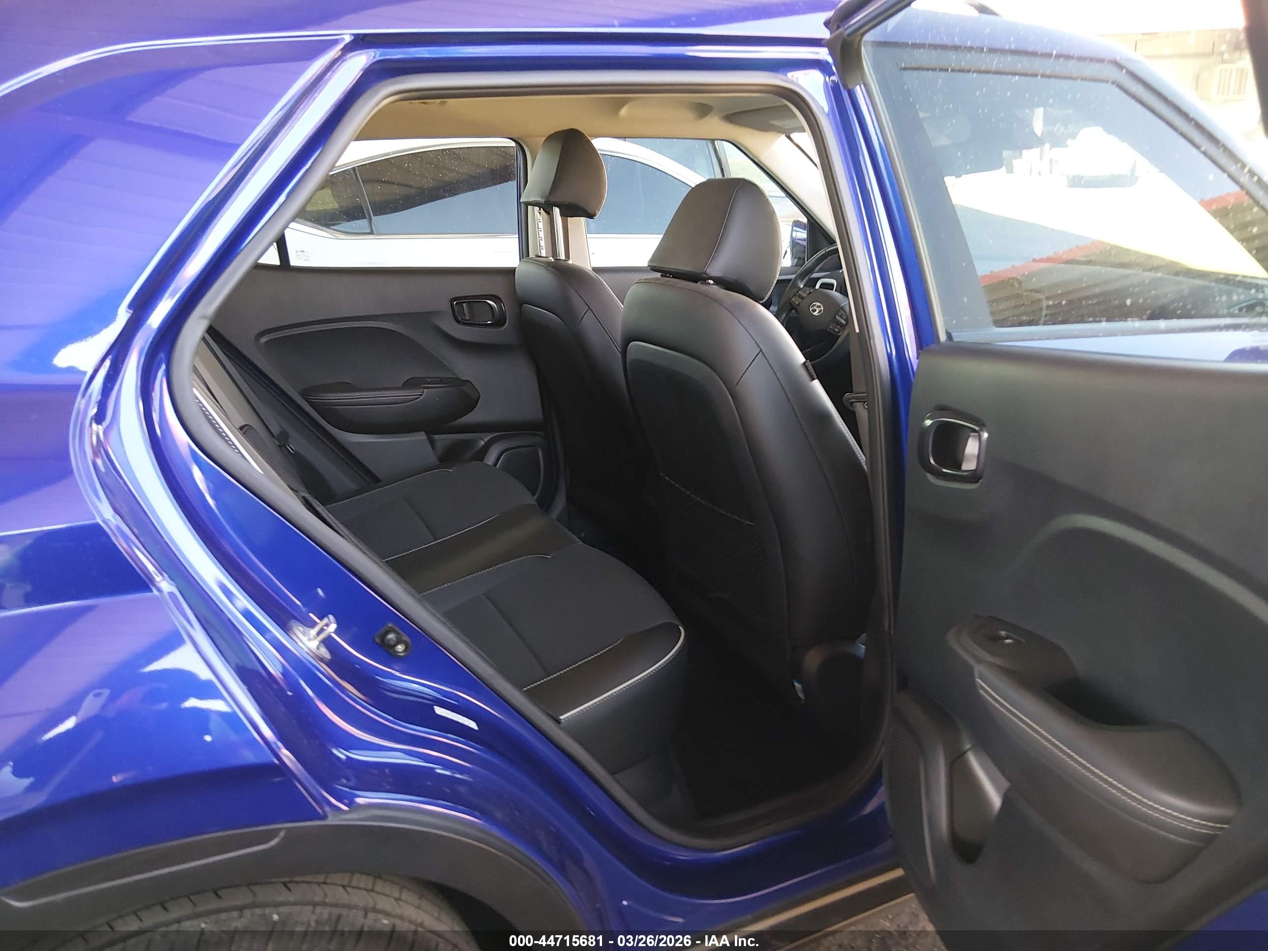 HYUNDAI VENUE image 8