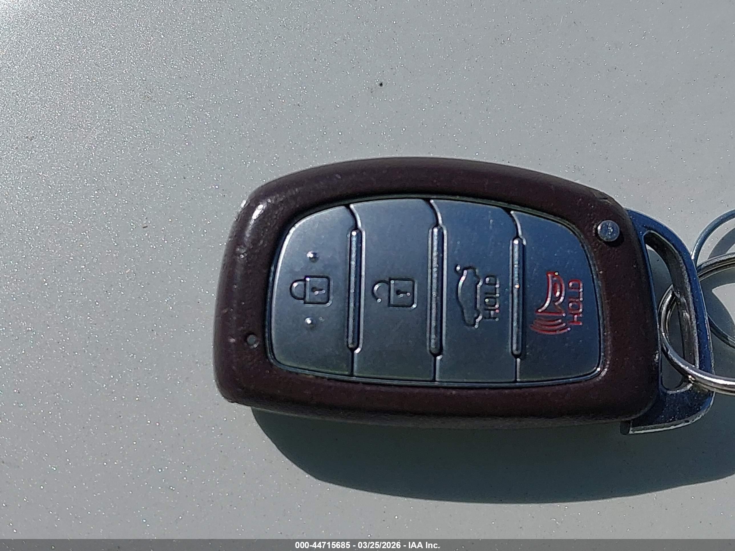 HYUNDAI ELANTRA image 11