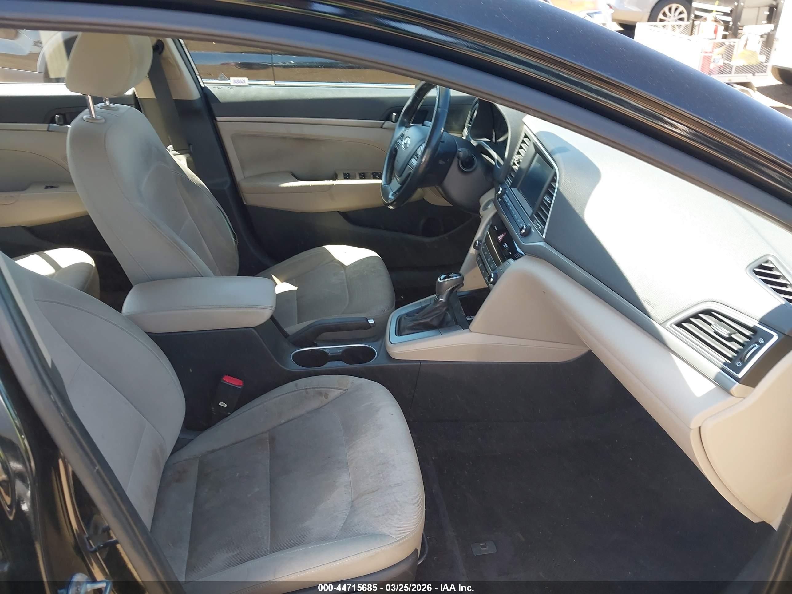 HYUNDAI ELANTRA image 5