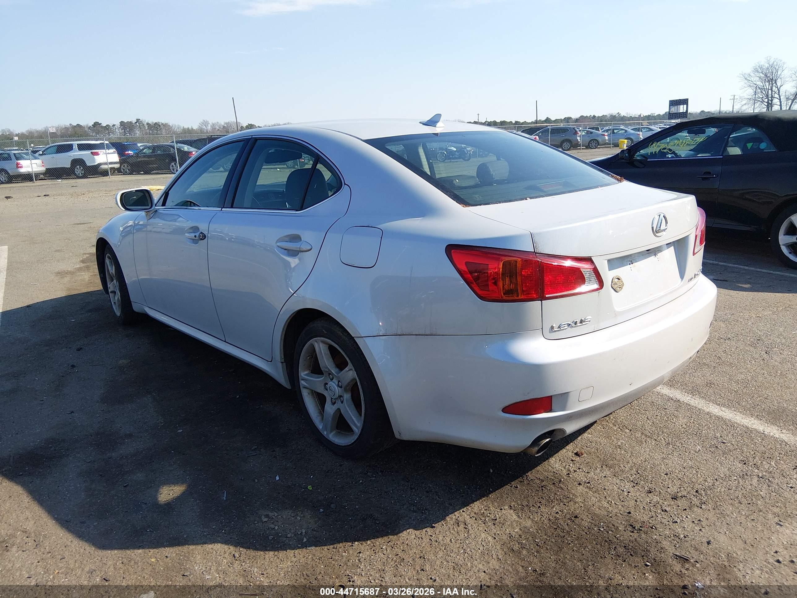 LEXUS IS image 3