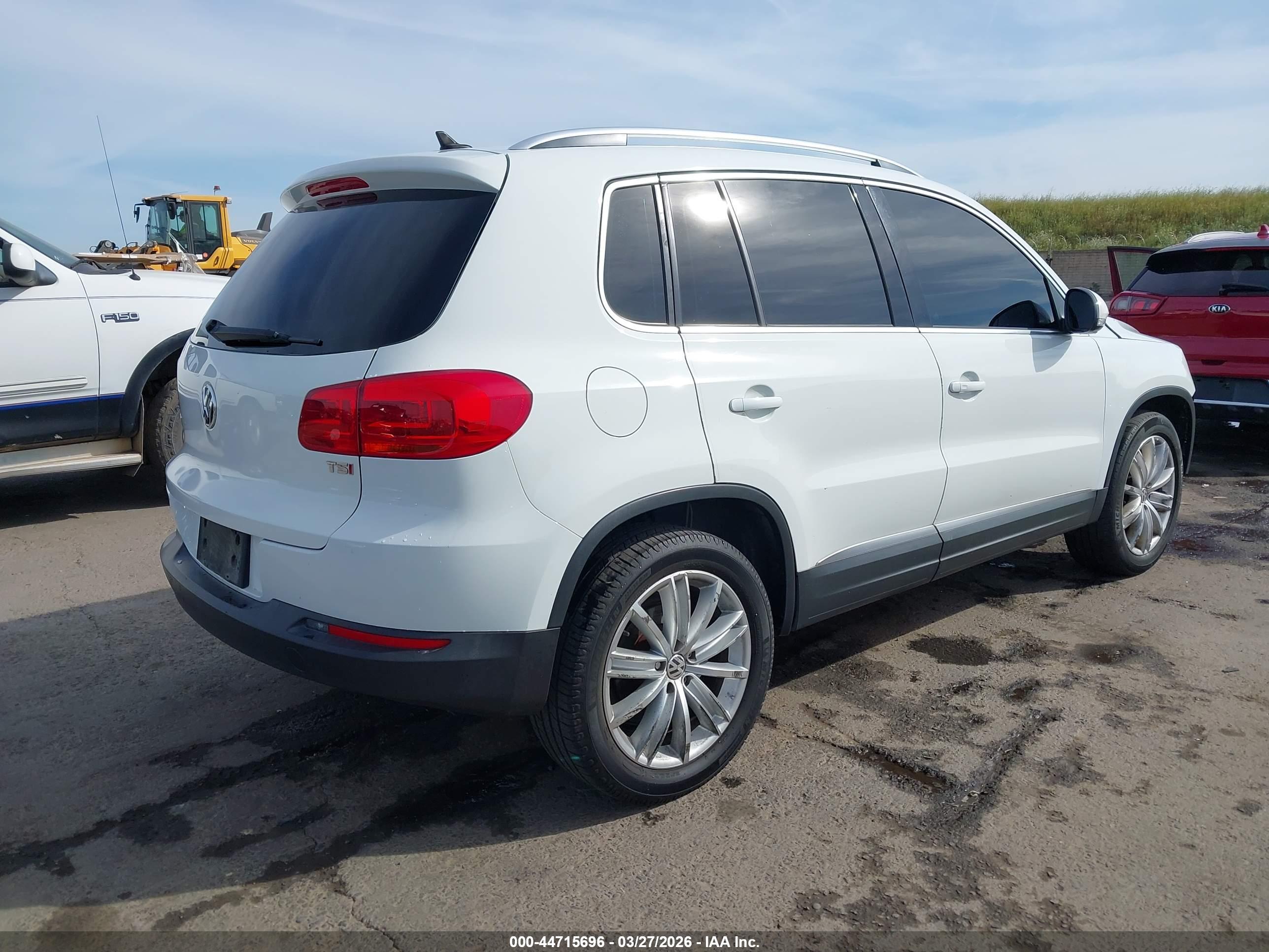 VOLKSWAGEN TIGUAN image 4