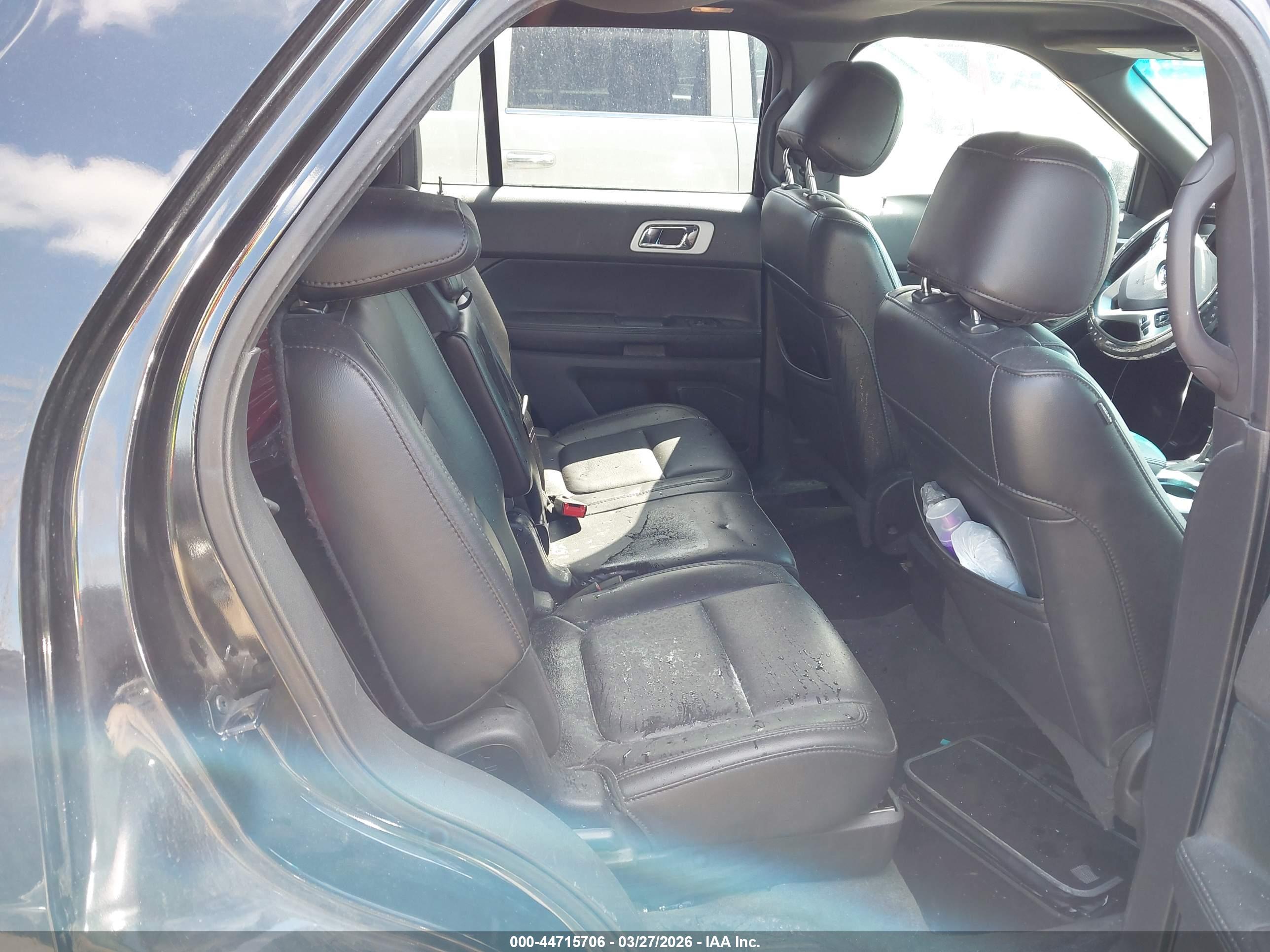 FORD EXPLORER image 8