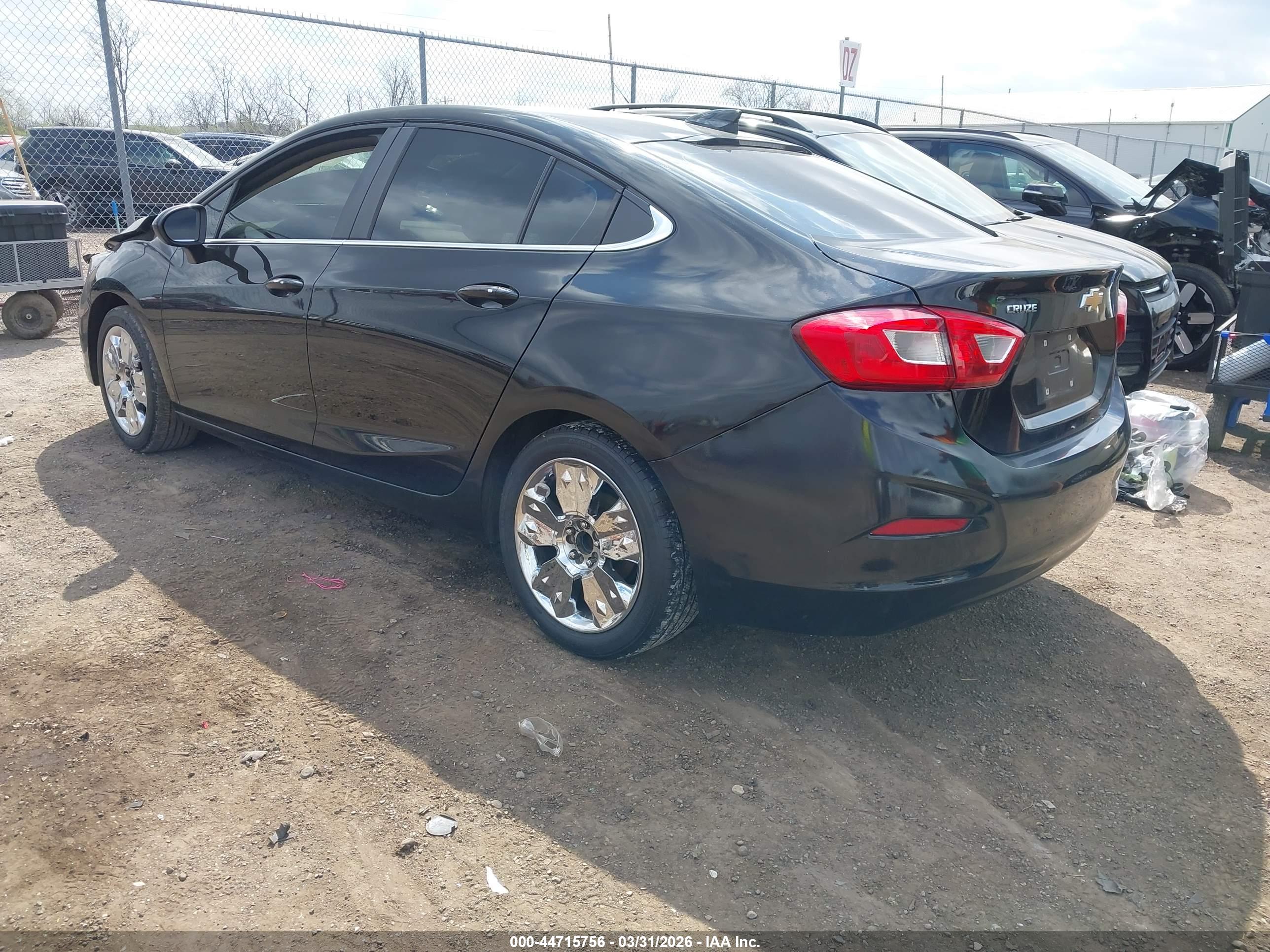 CHEVROLET CRUZE image 3