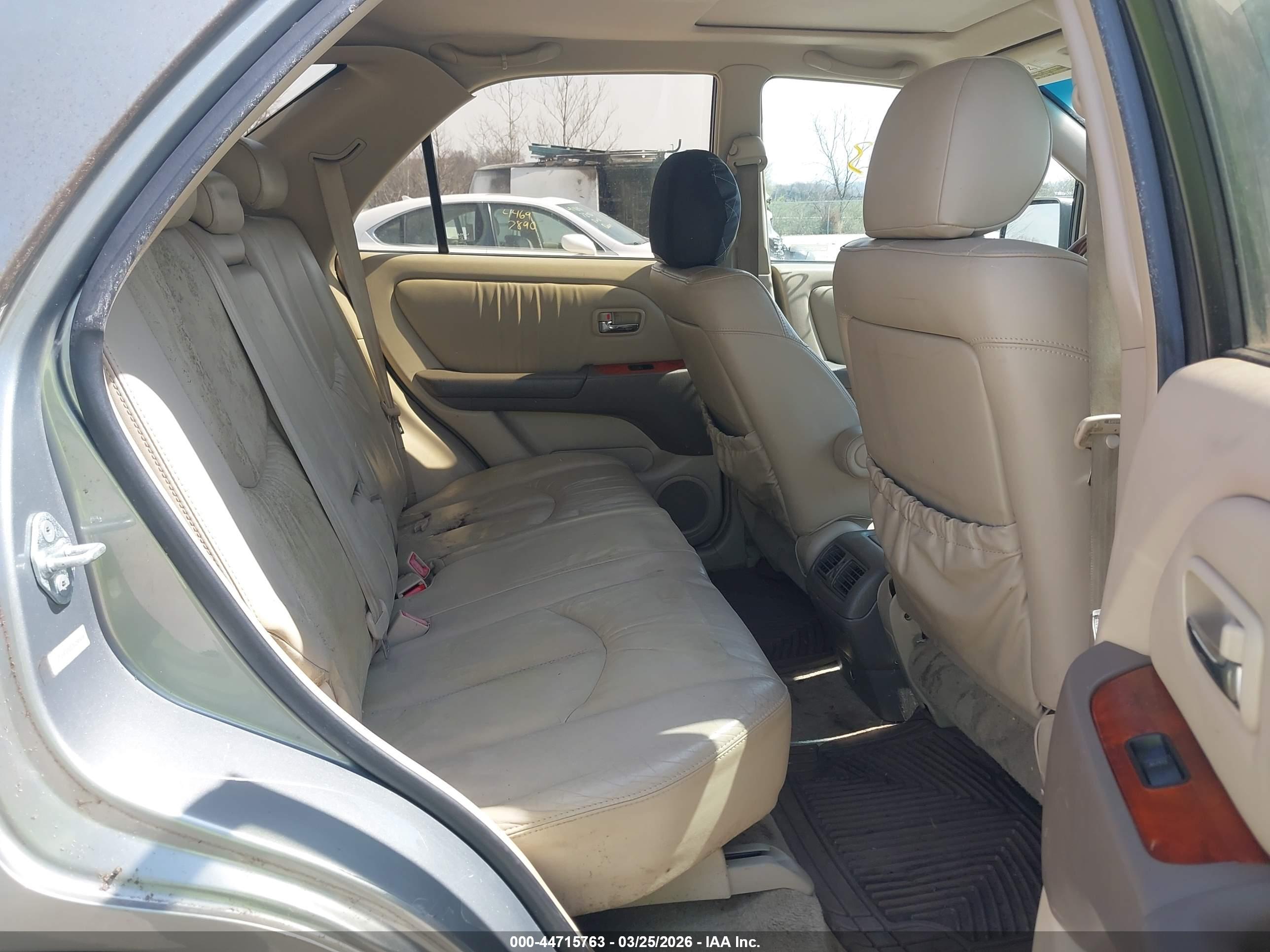 LEXUS RX image 8