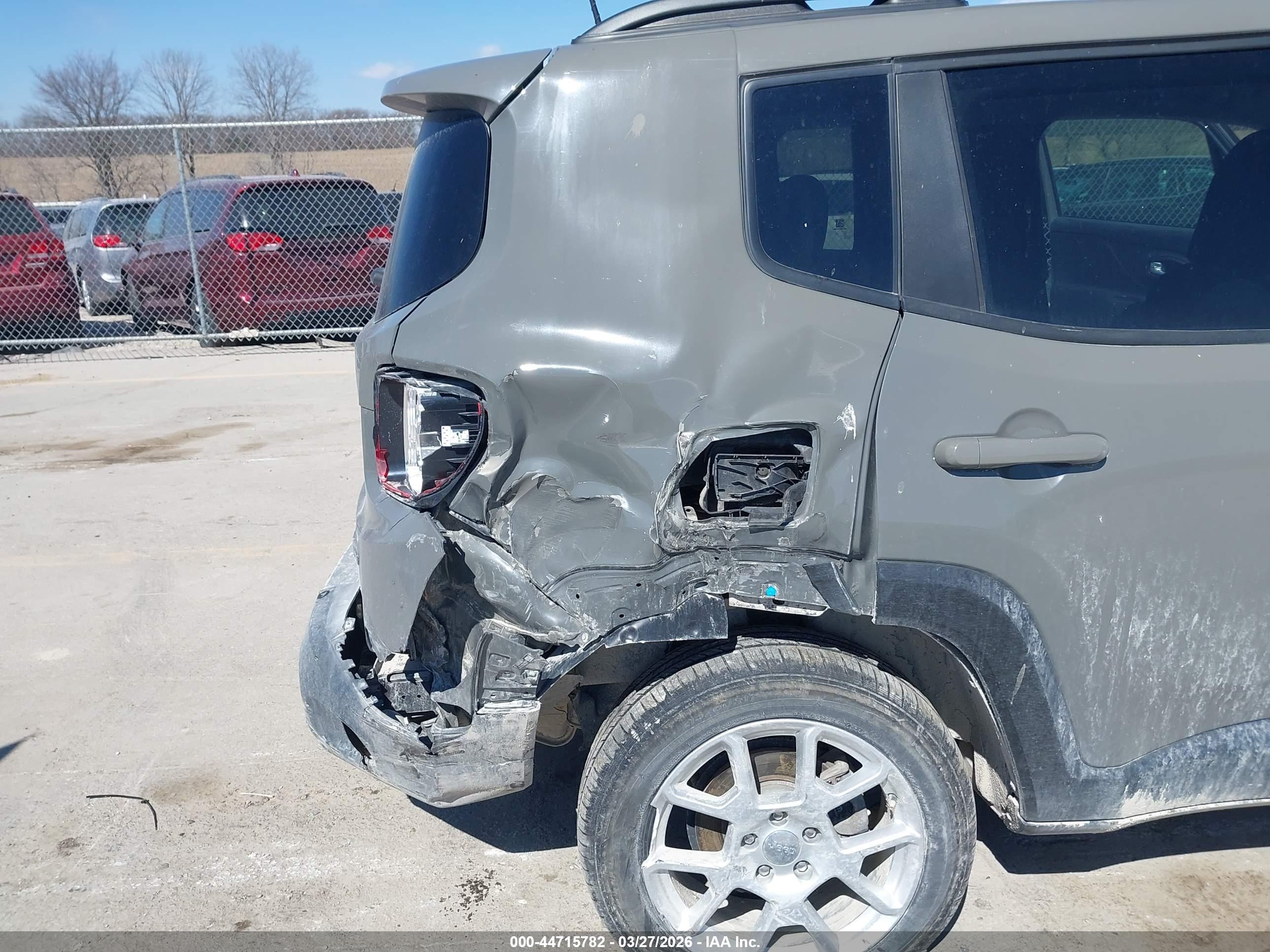 JEEP RENEGADE image 6