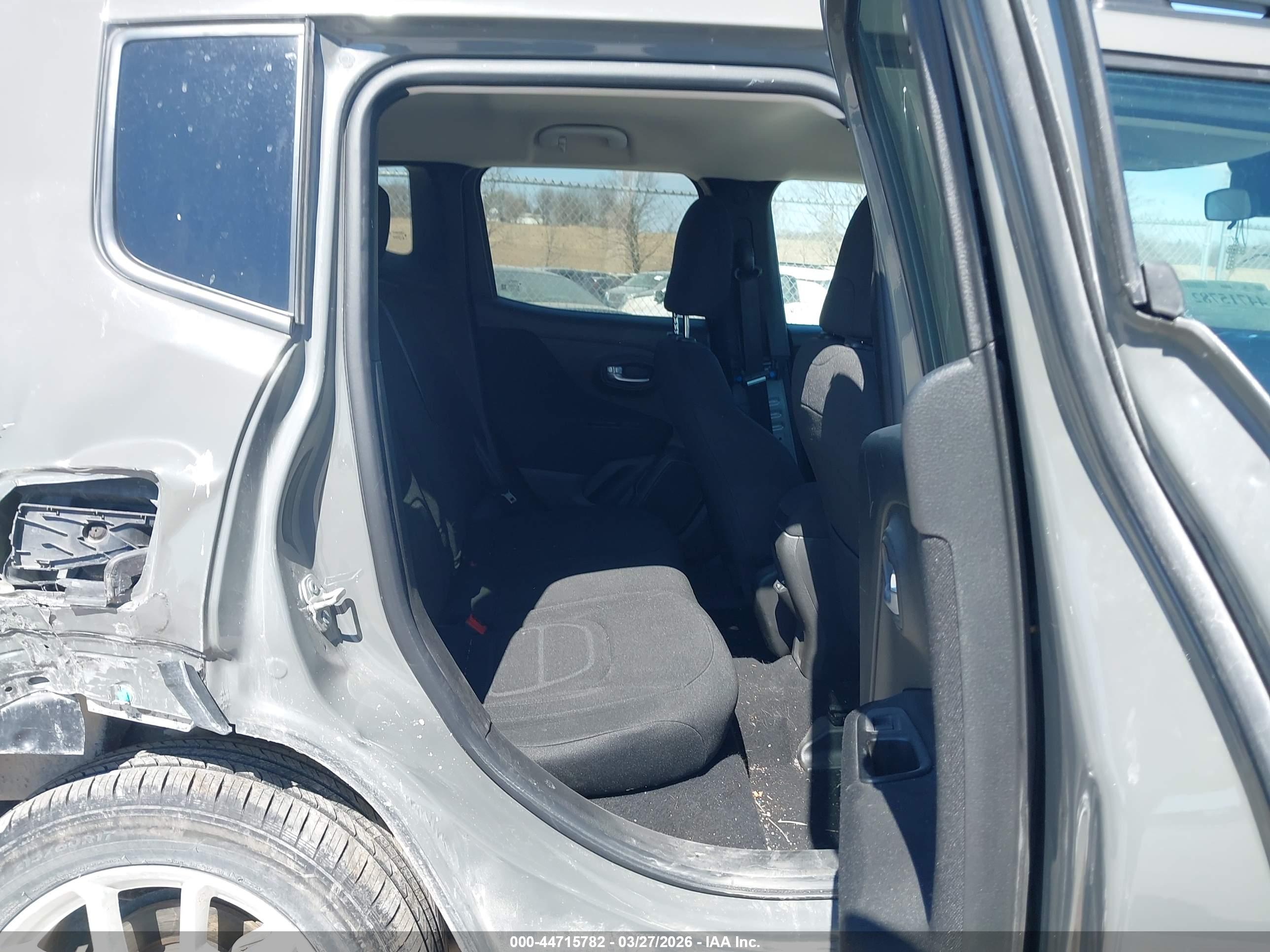 JEEP RENEGADE image 8