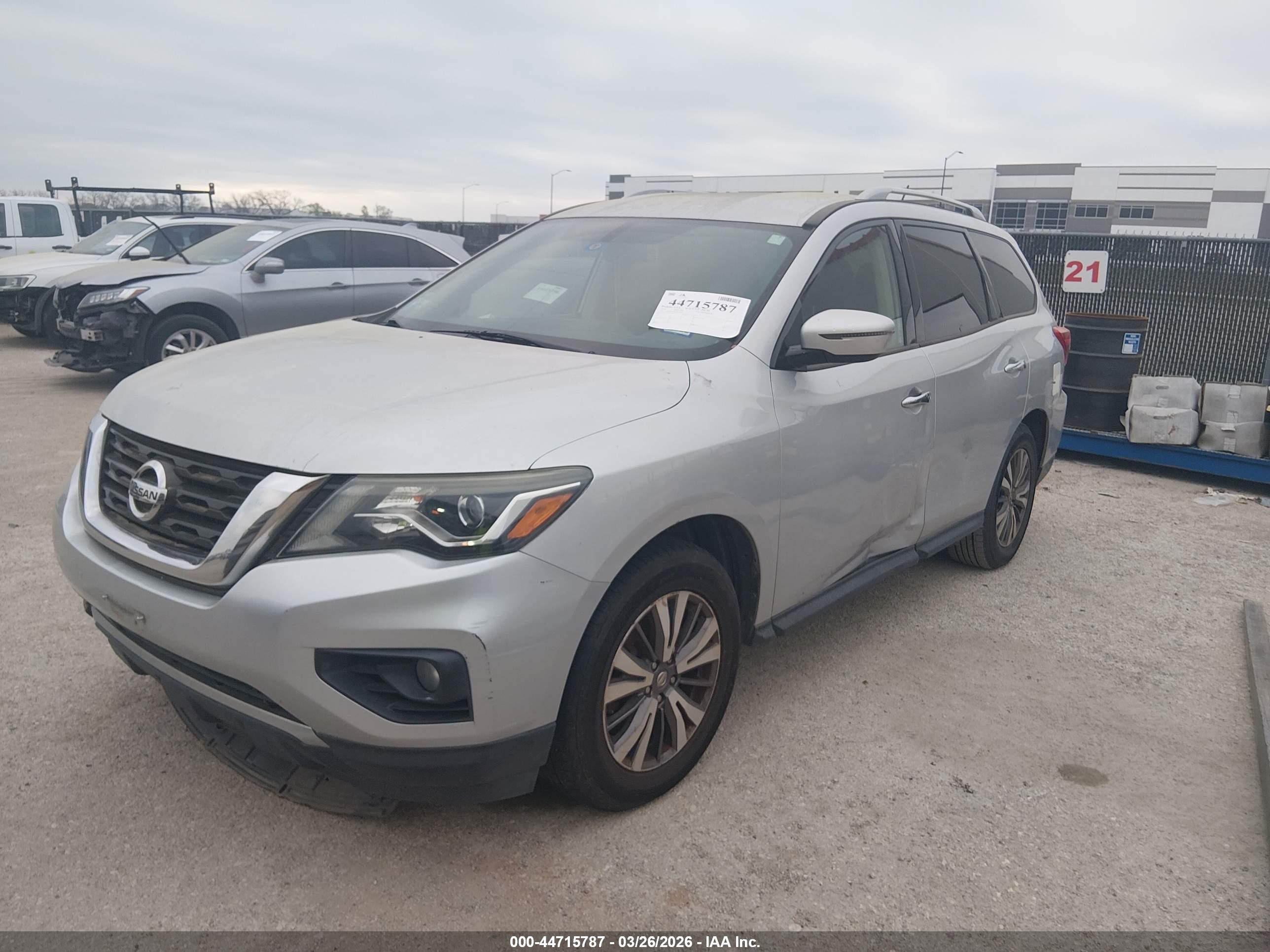 NISSAN PATHFINDER image 2