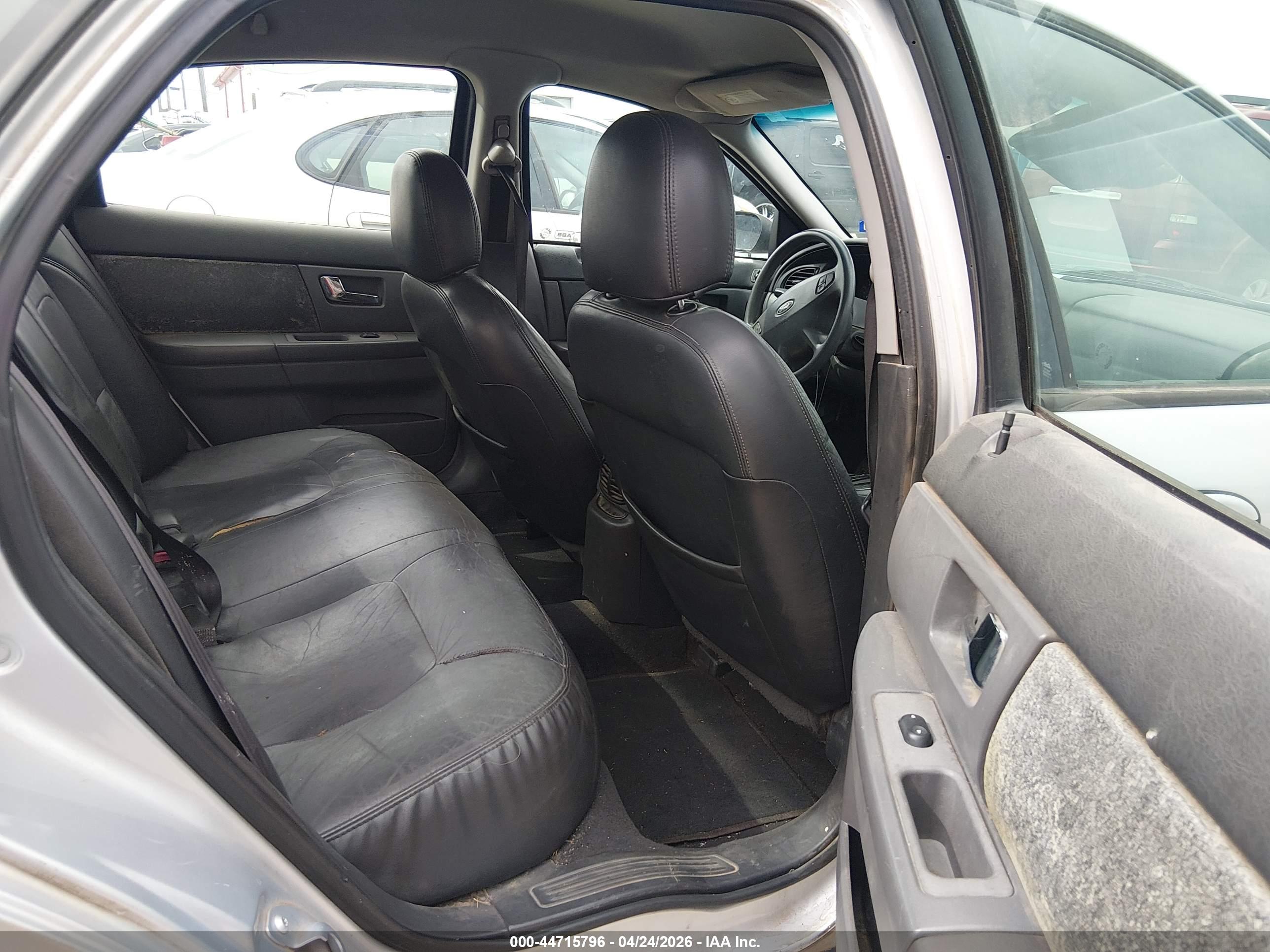 FORD TAURUS image 8