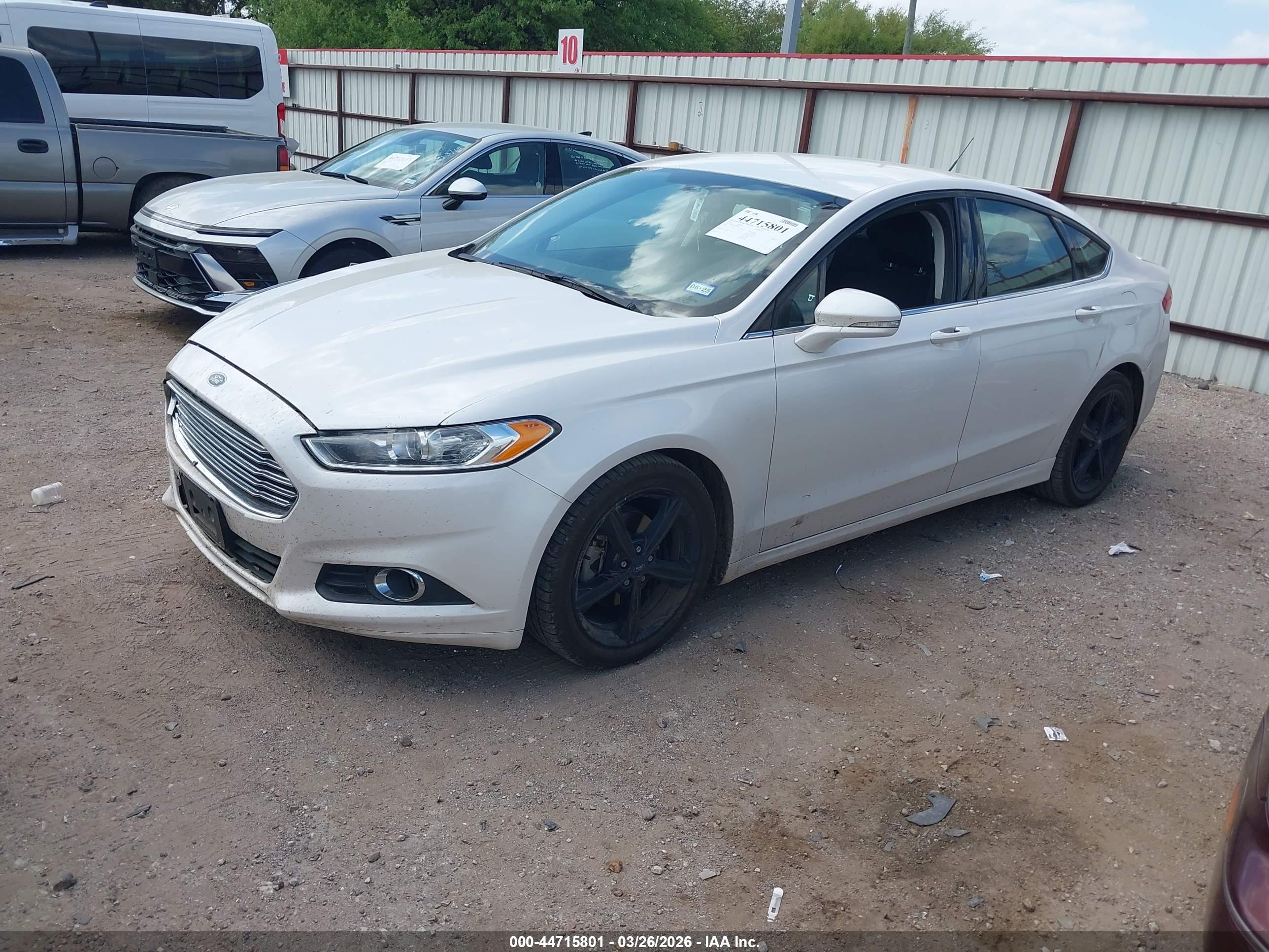 FORD FUSION image 2