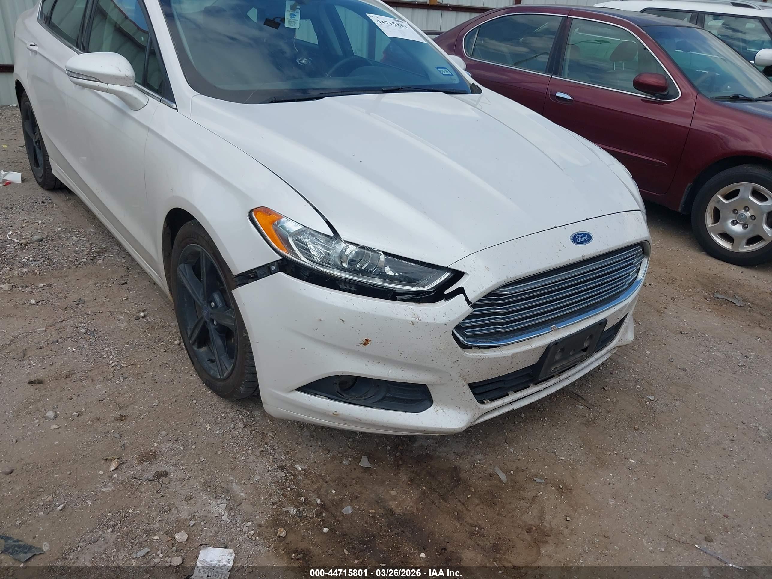 FORD FUSION image 6