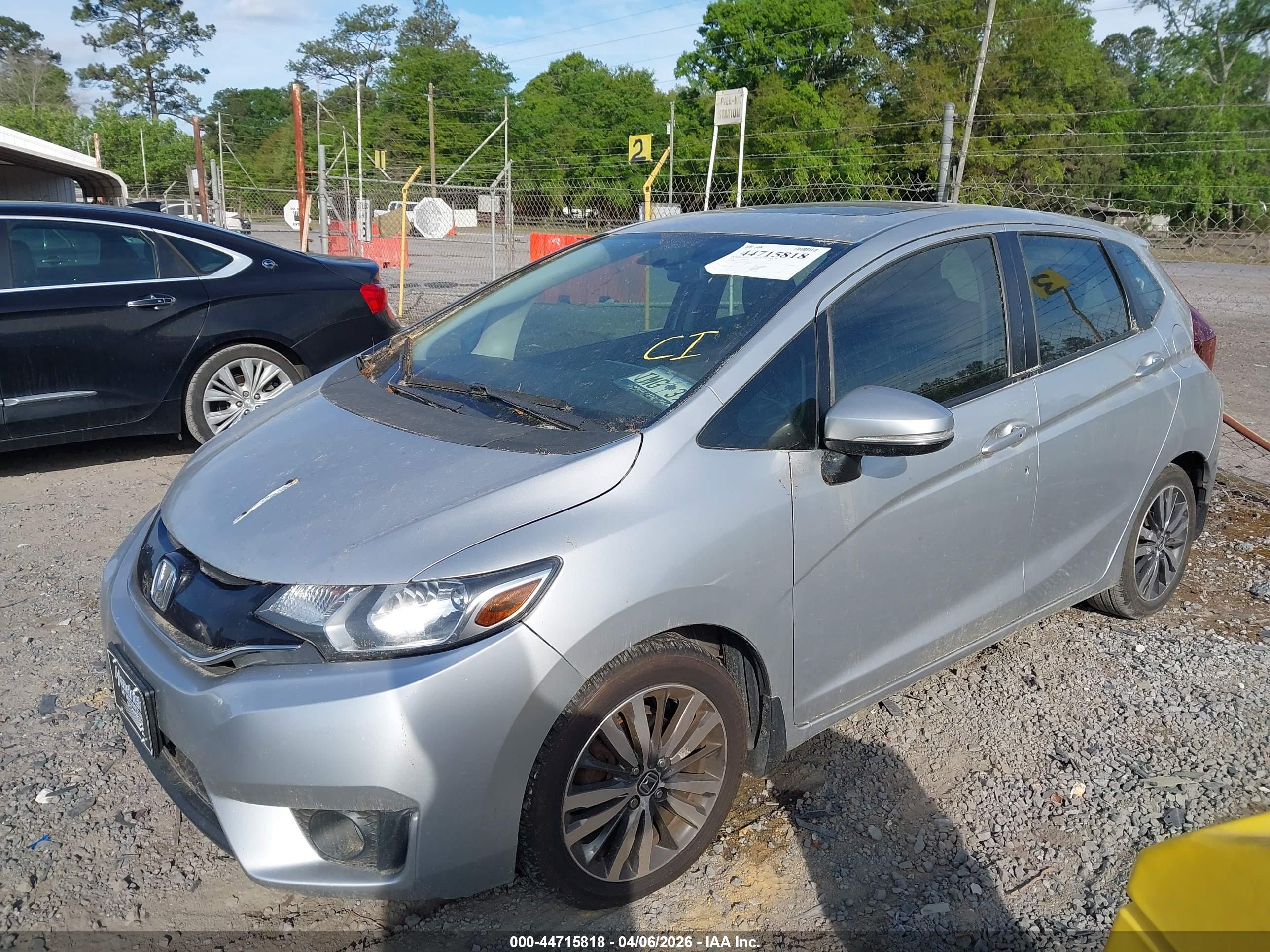 HONDA FIT image 6