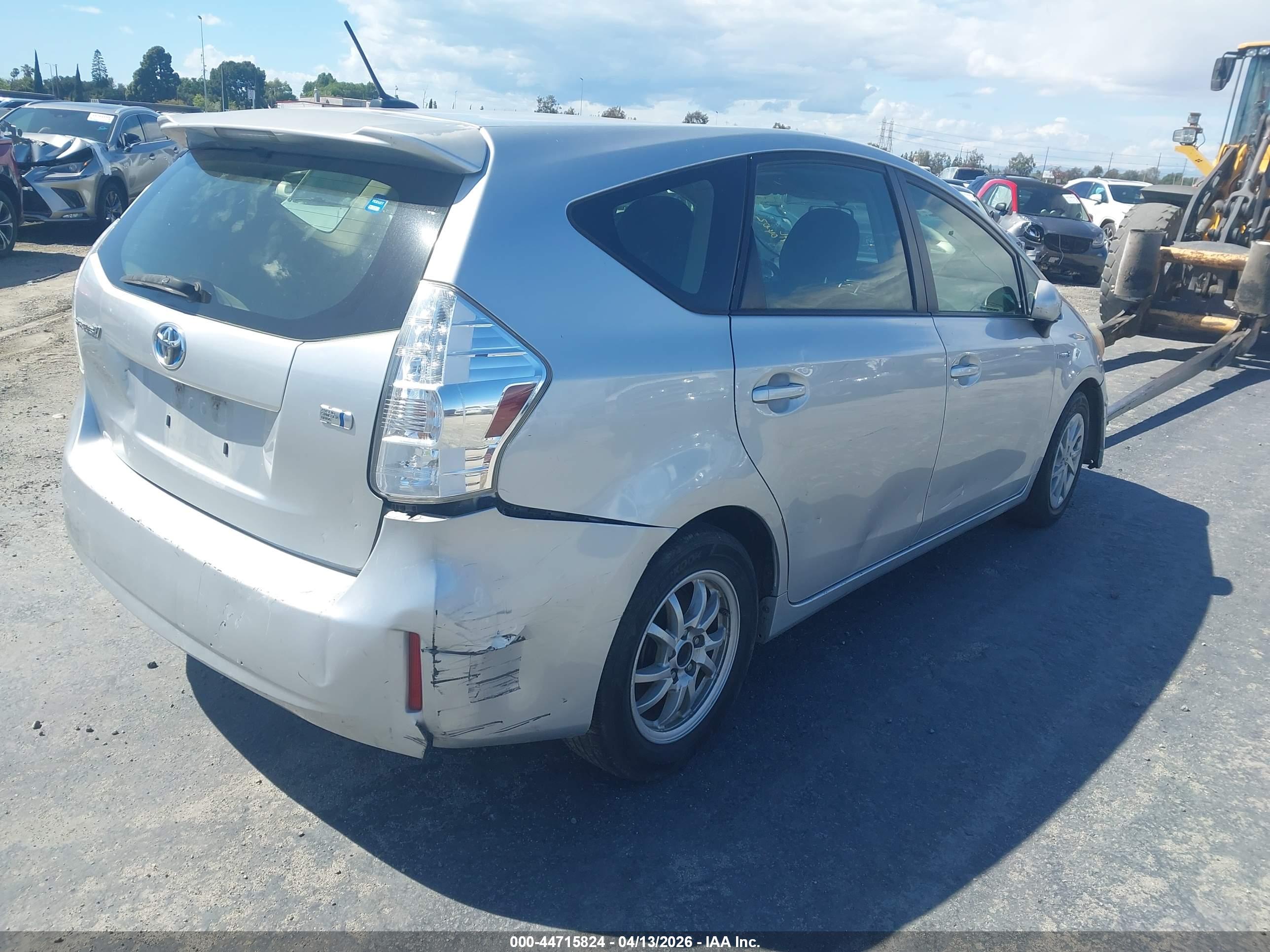 TOYOTA PRIUS image 4