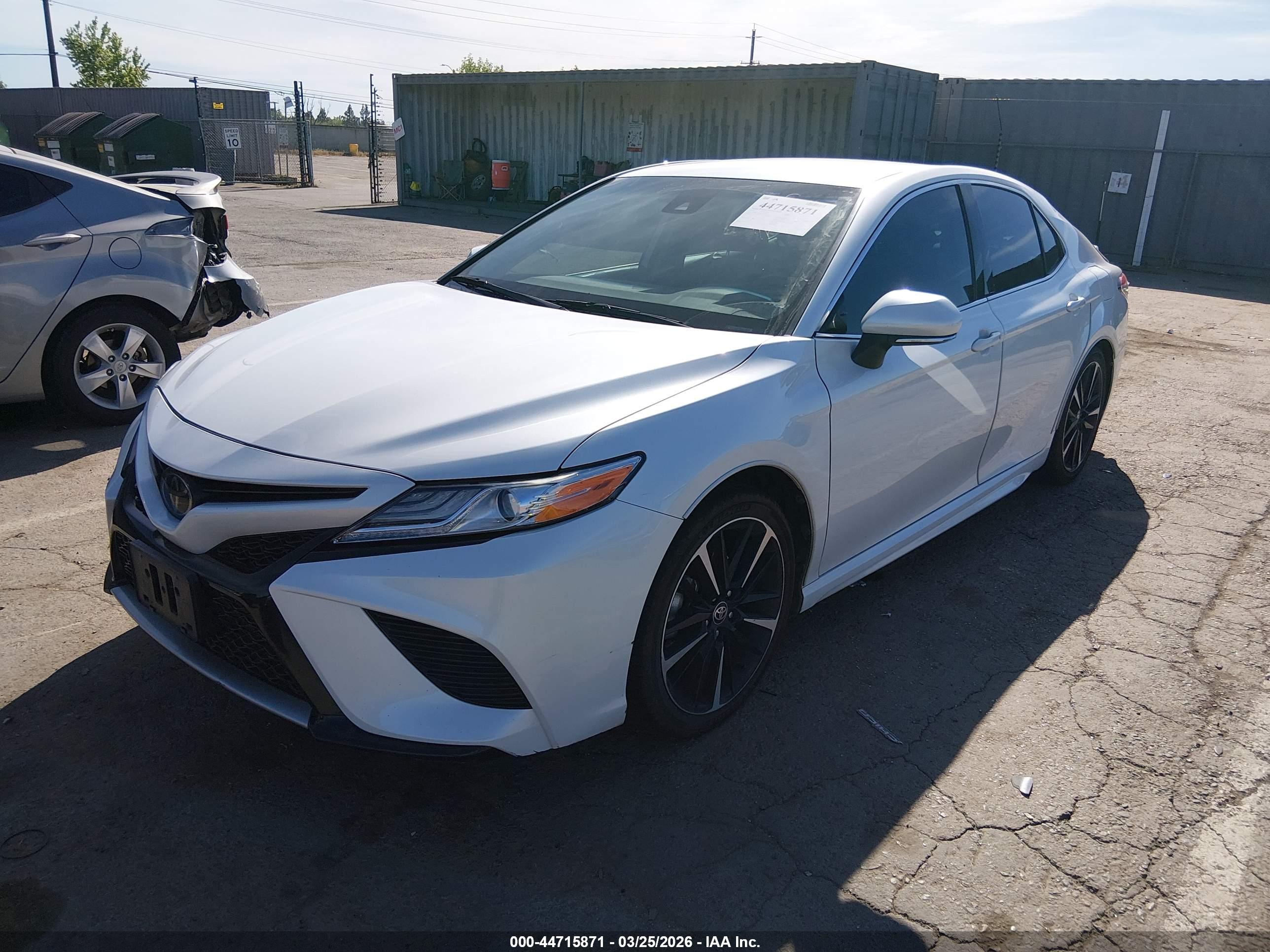 TOYOTA CAMRY image 2