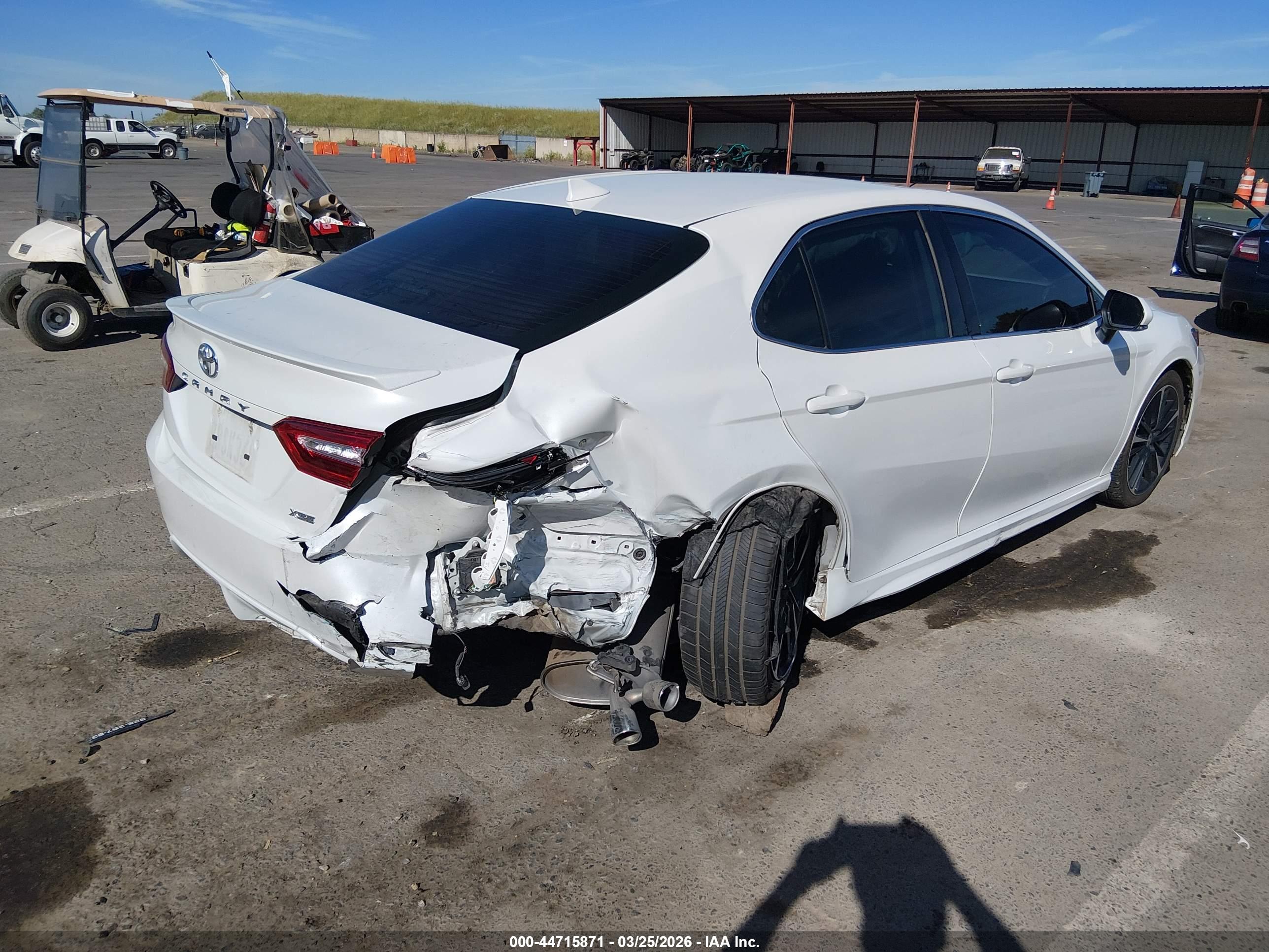 TOYOTA CAMRY image 4