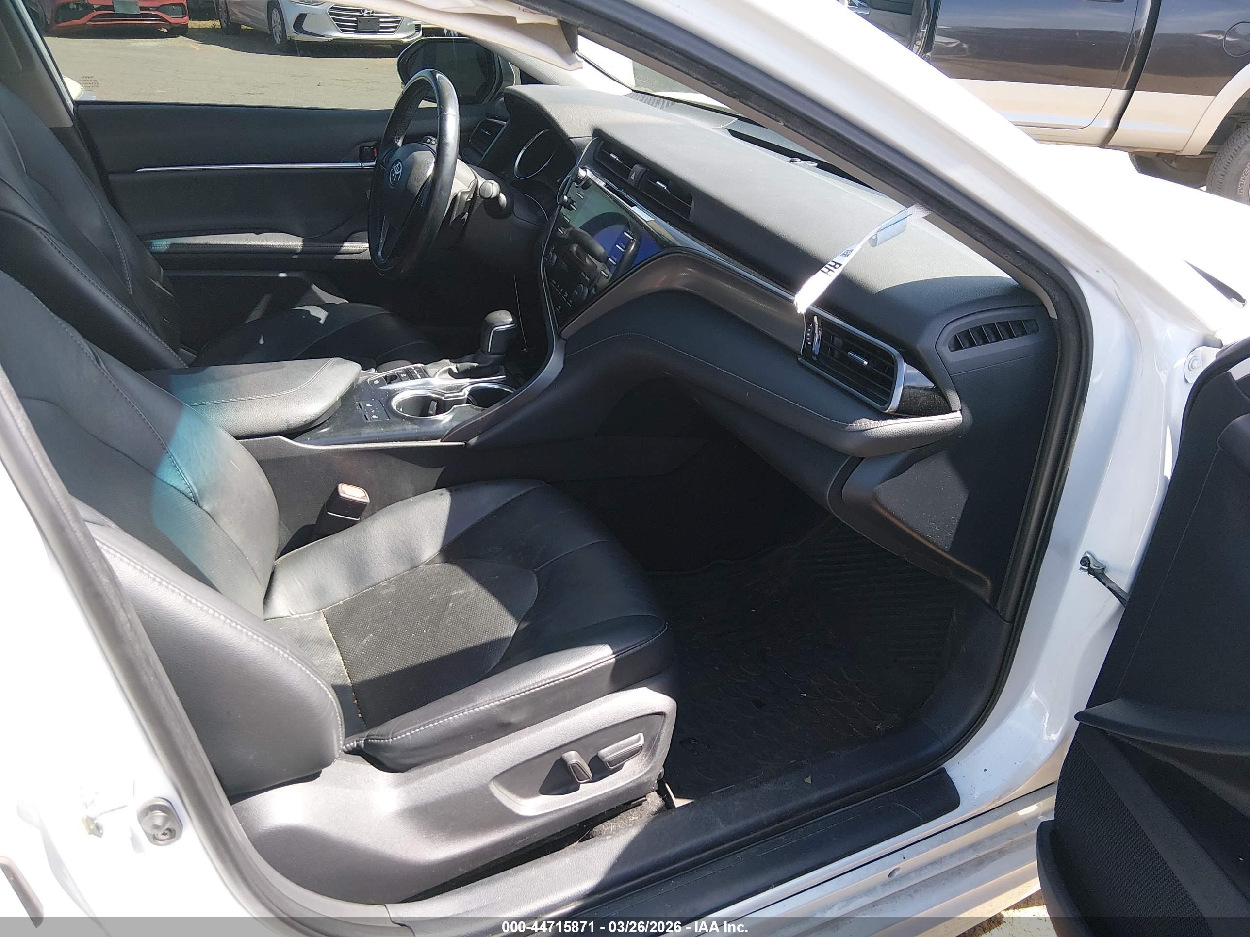 TOYOTA CAMRY image 5