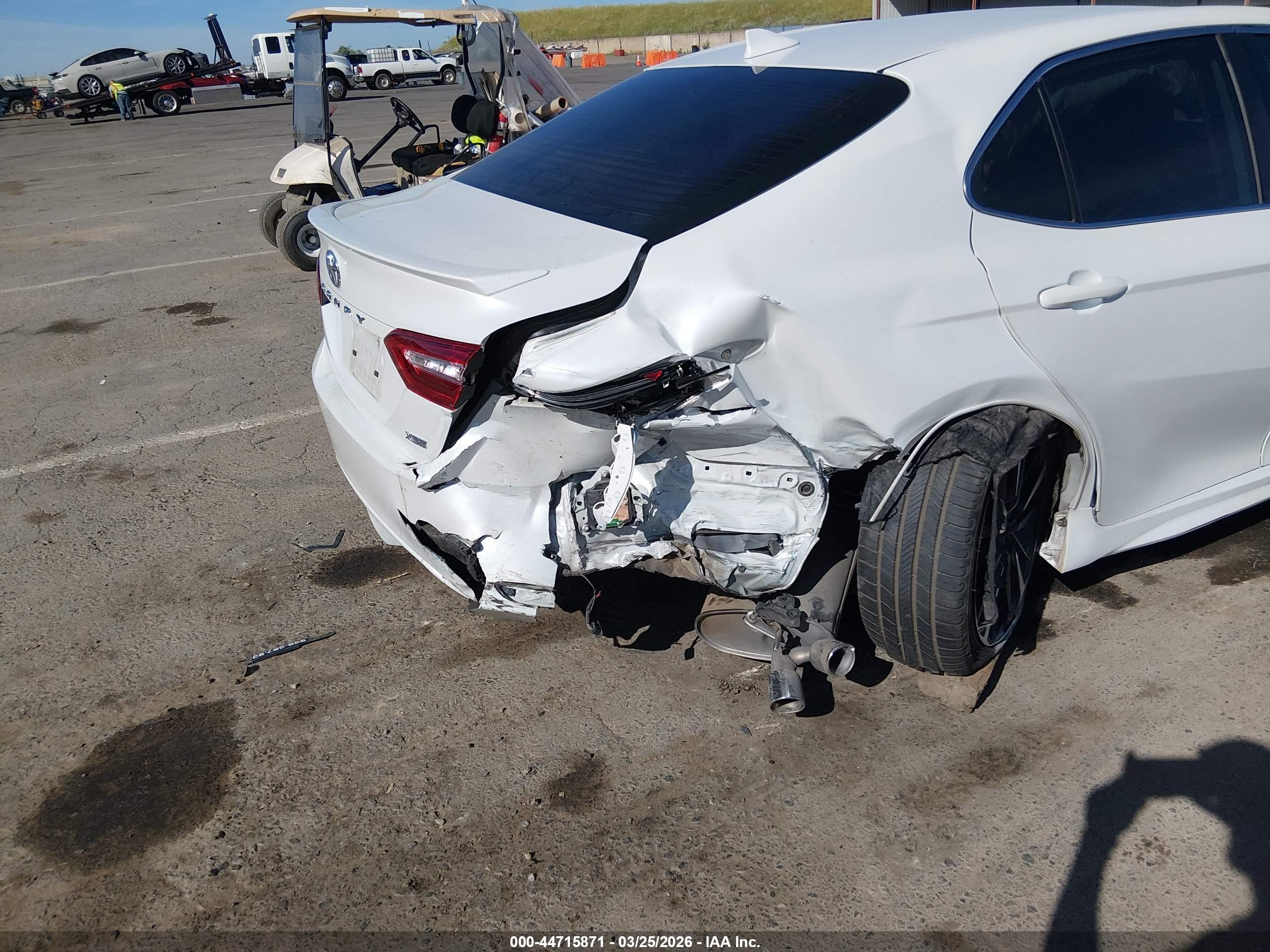 TOYOTA CAMRY image 6