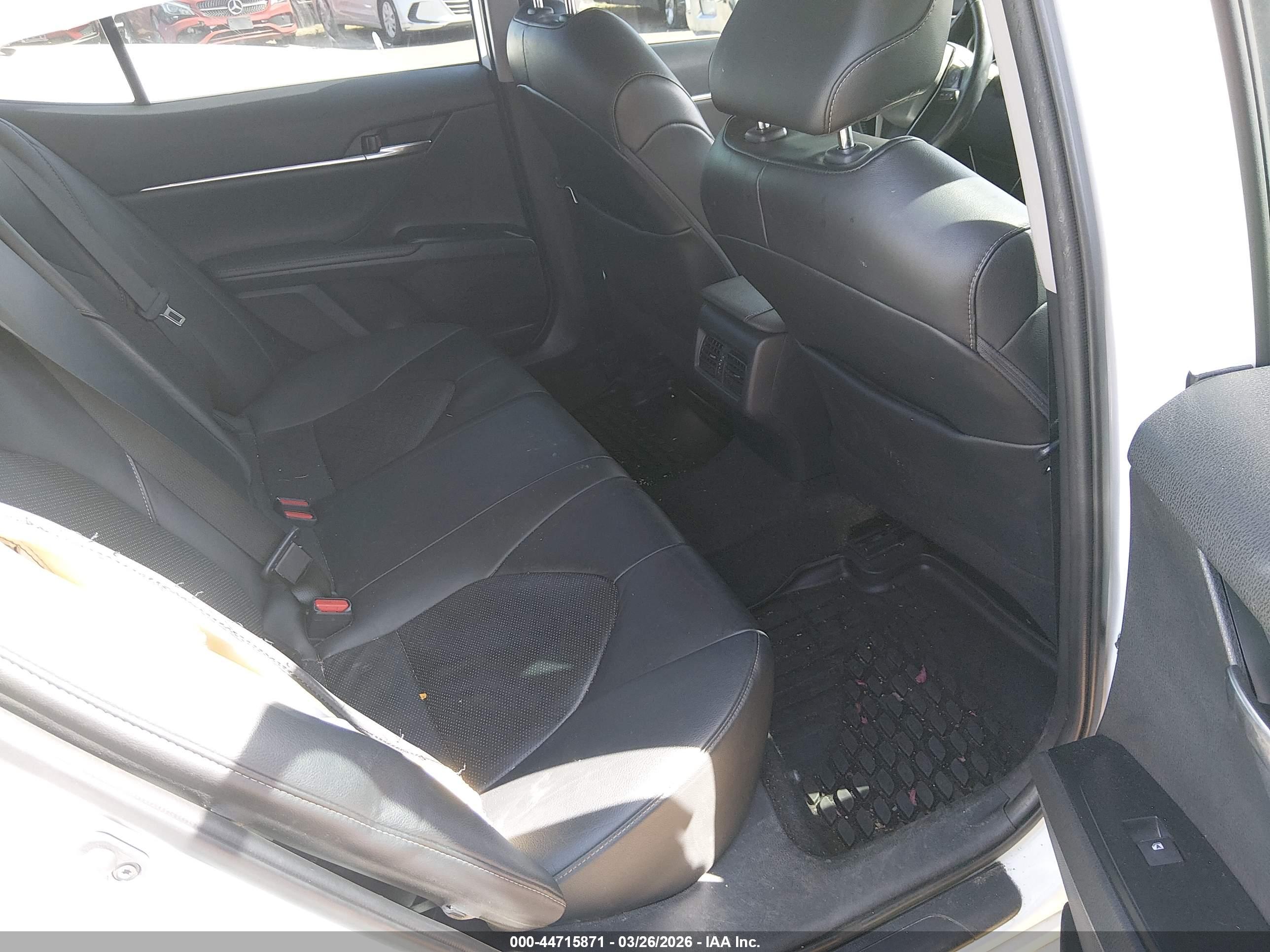 TOYOTA CAMRY image 8
