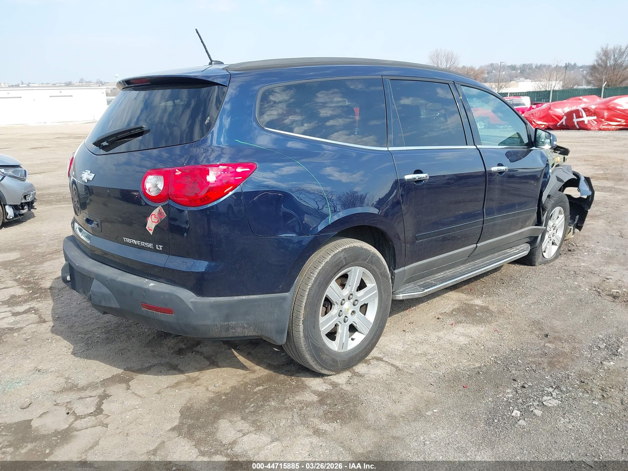 CHEVROLET TRAVERSE image 4