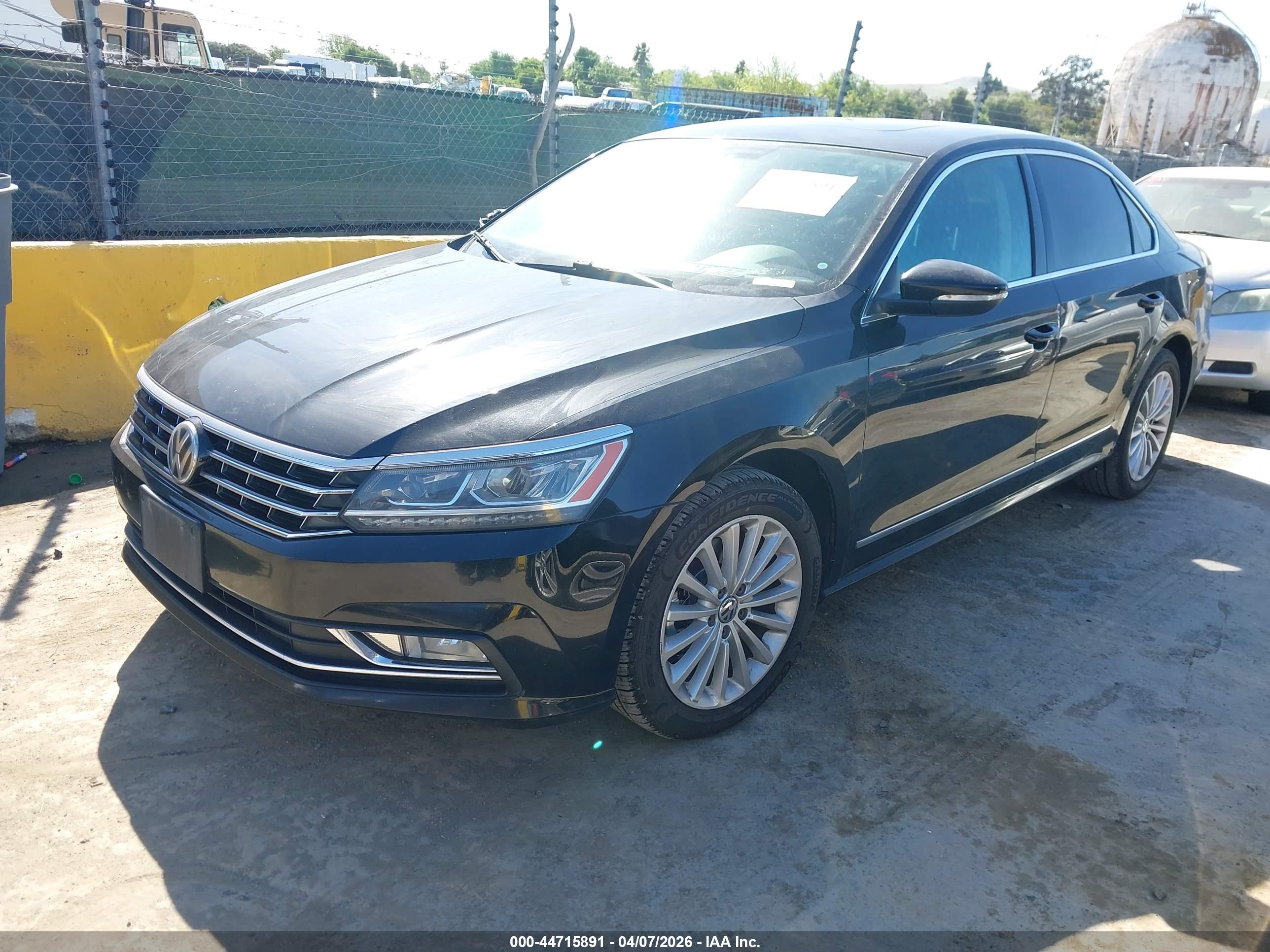 VOLKSWAGEN PASSAT image 2
