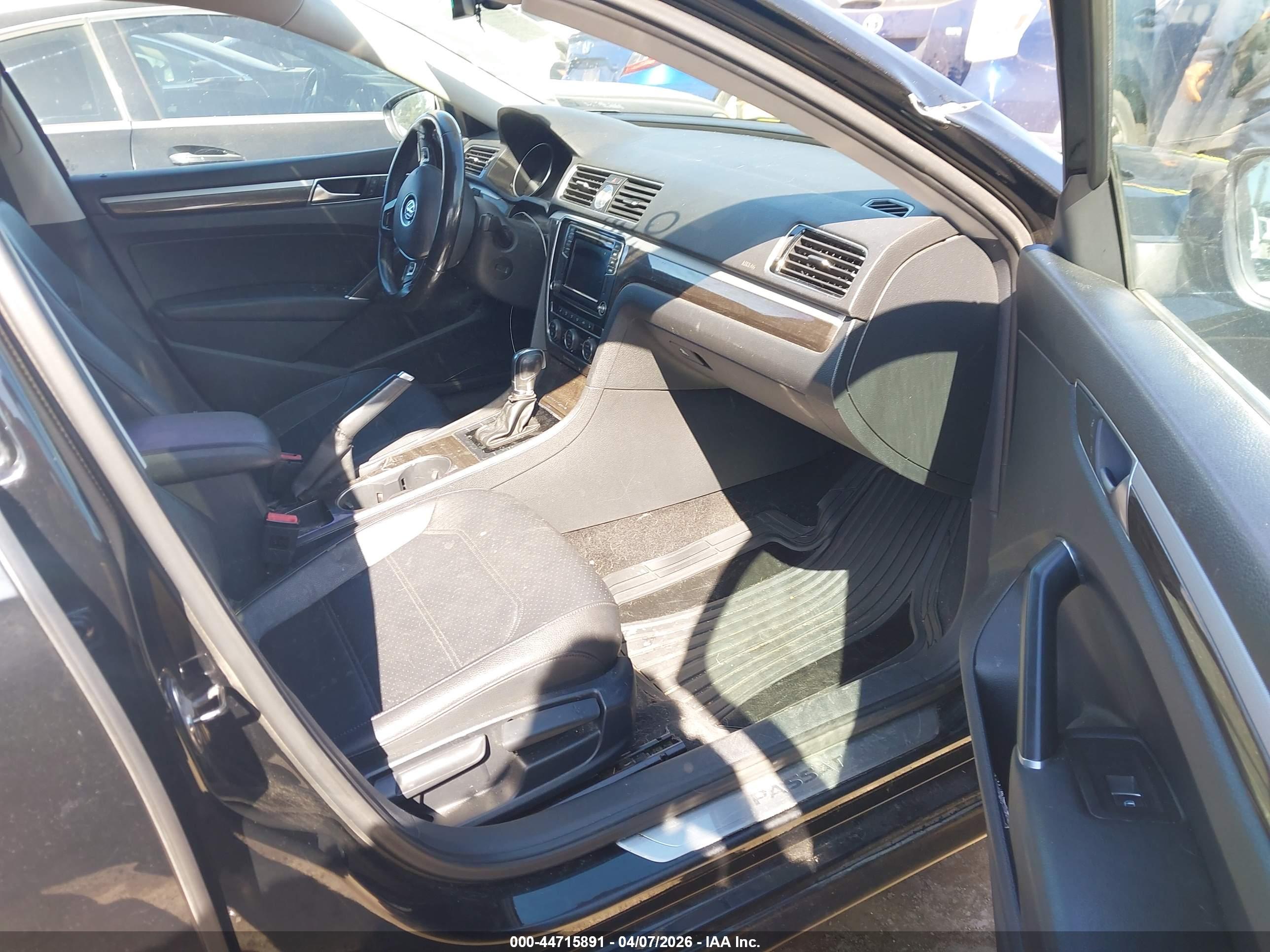 VOLKSWAGEN PASSAT image 5