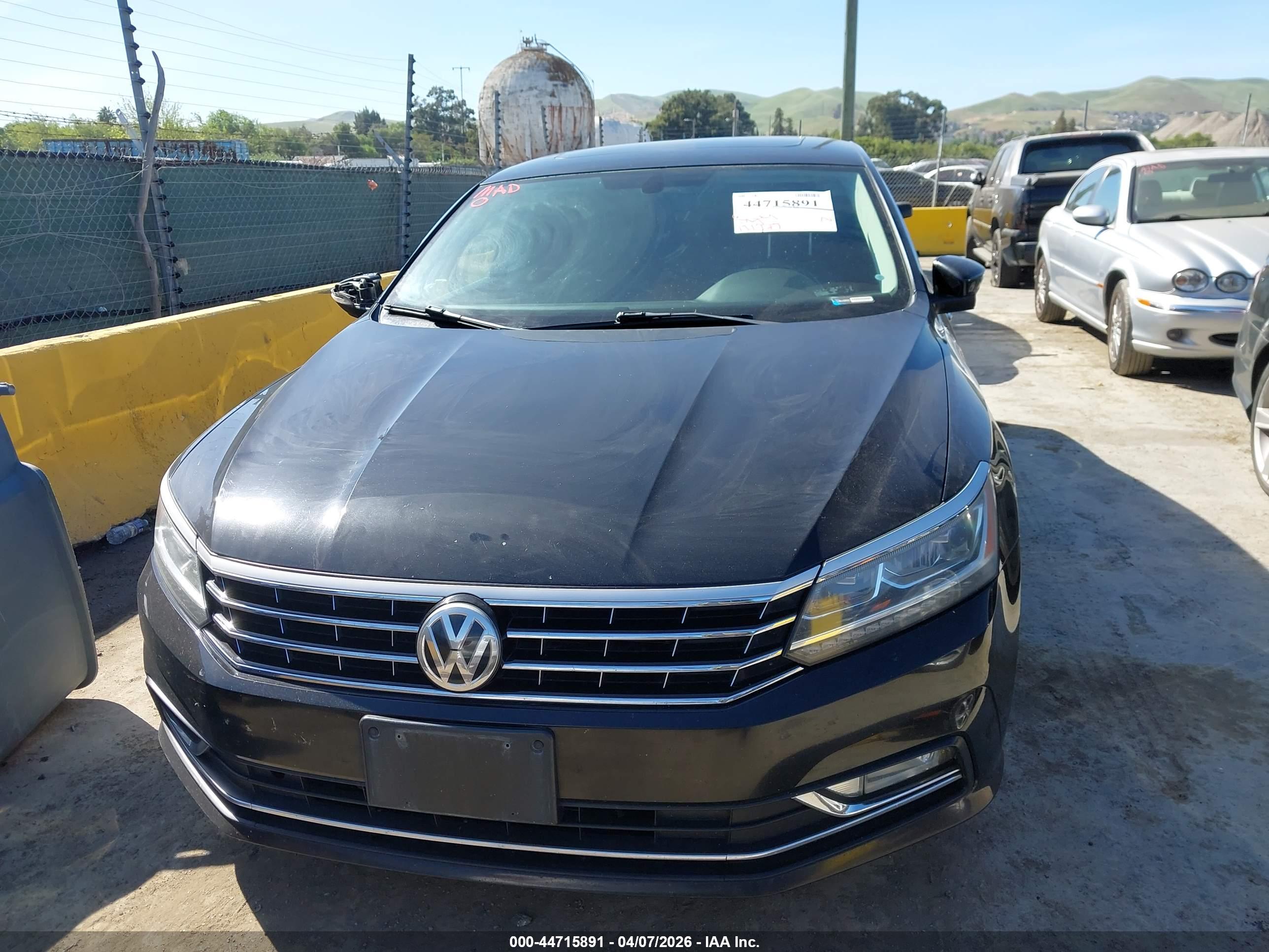 VOLKSWAGEN PASSAT image 6