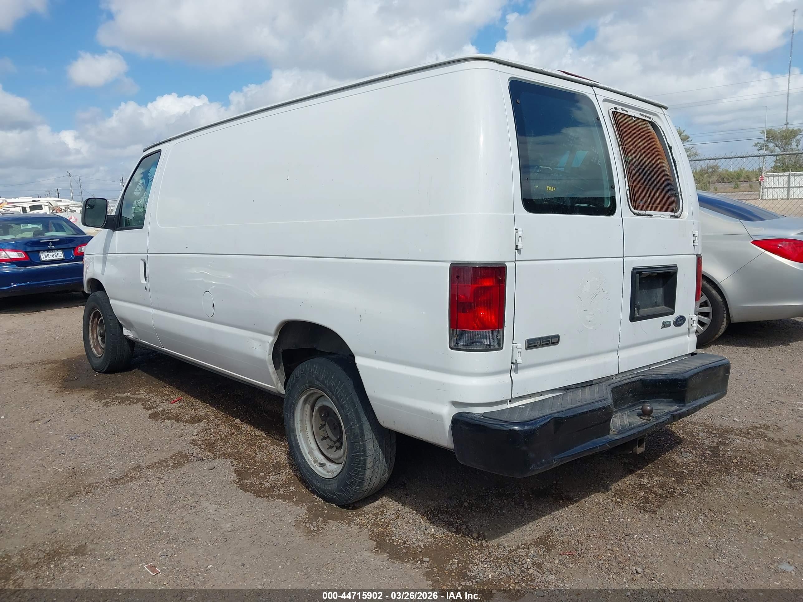 FORD E-150 image 3