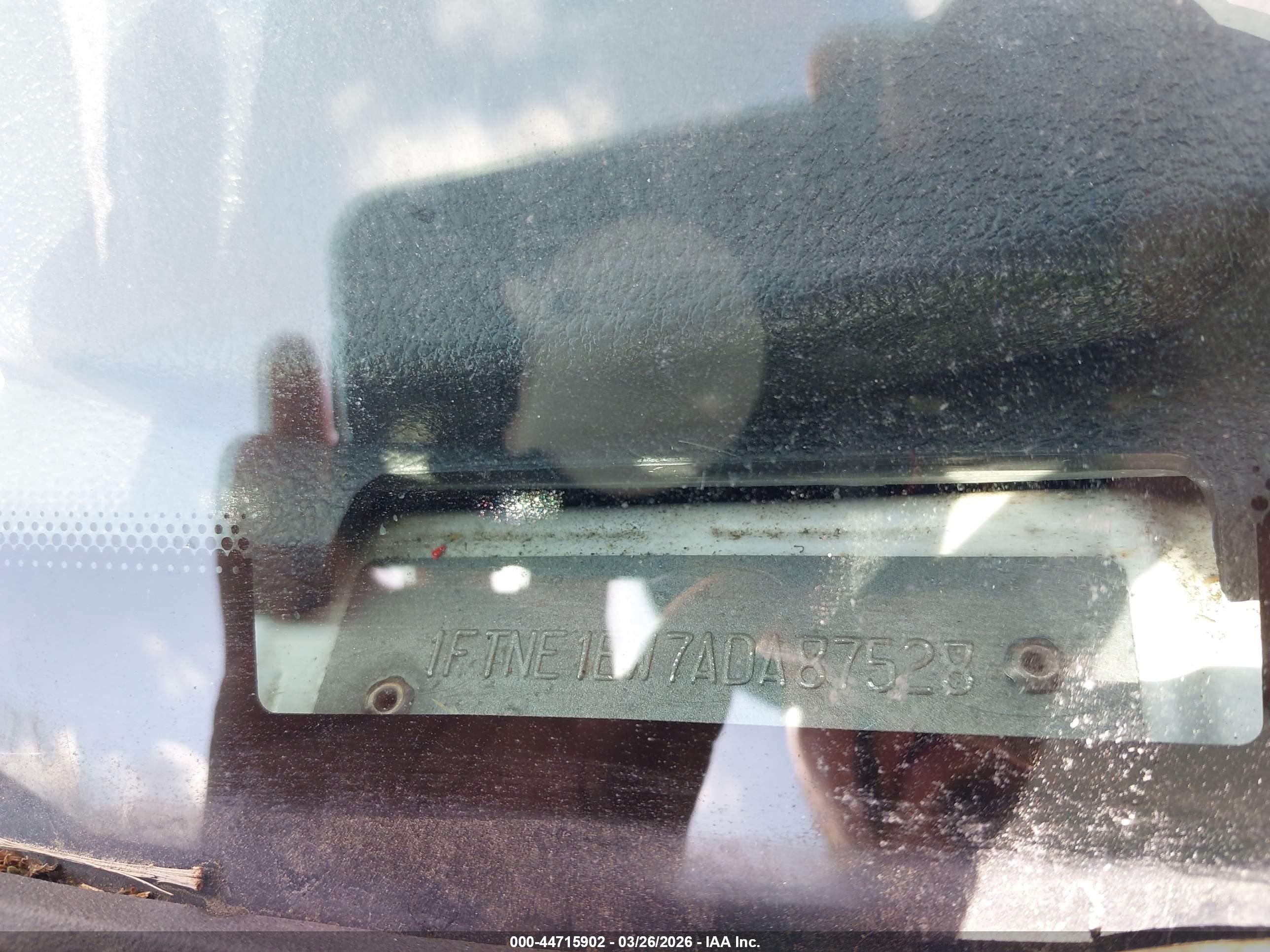 FORD E-150 image 9