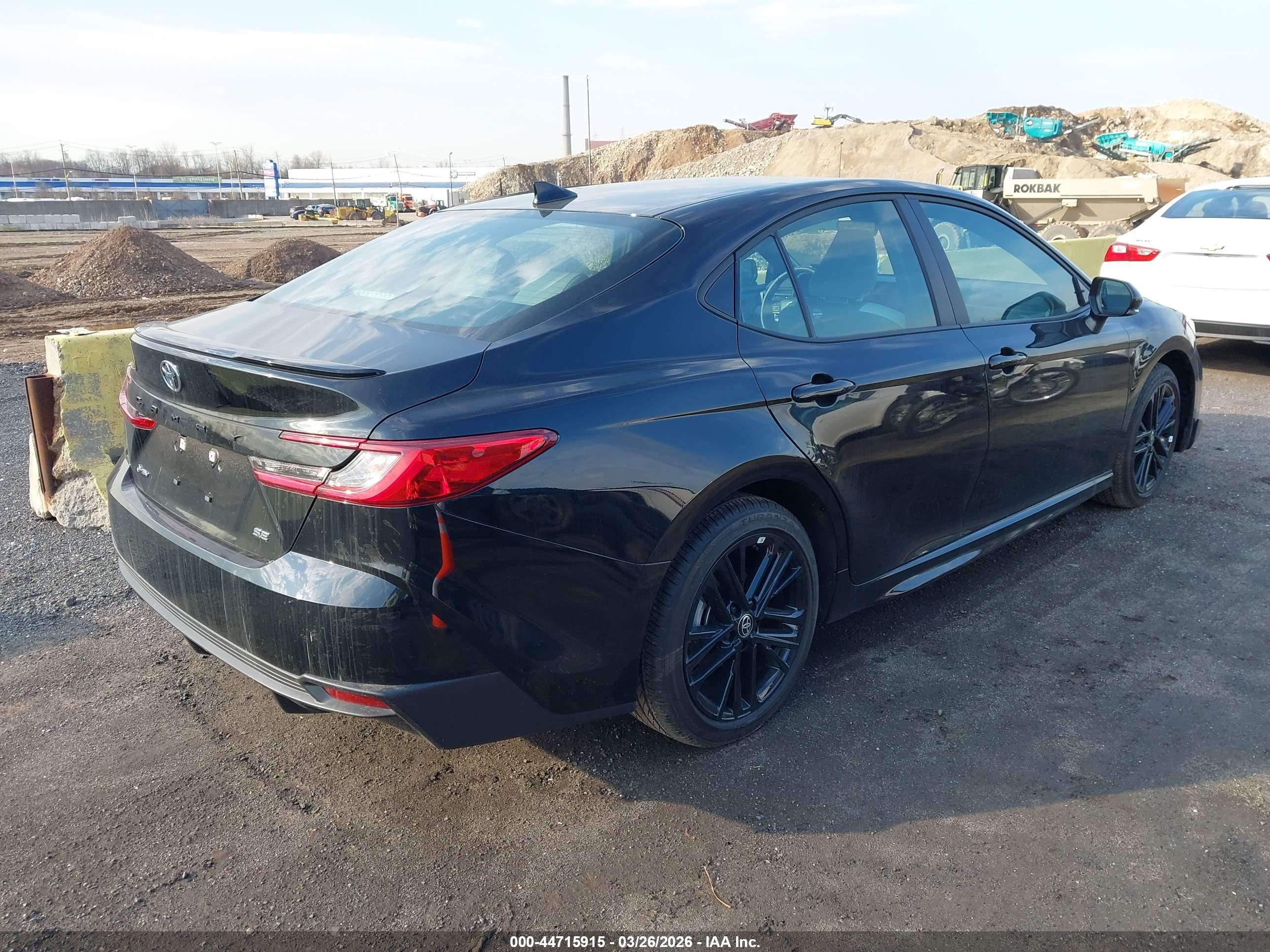 TOYOTA CAMRY image 4