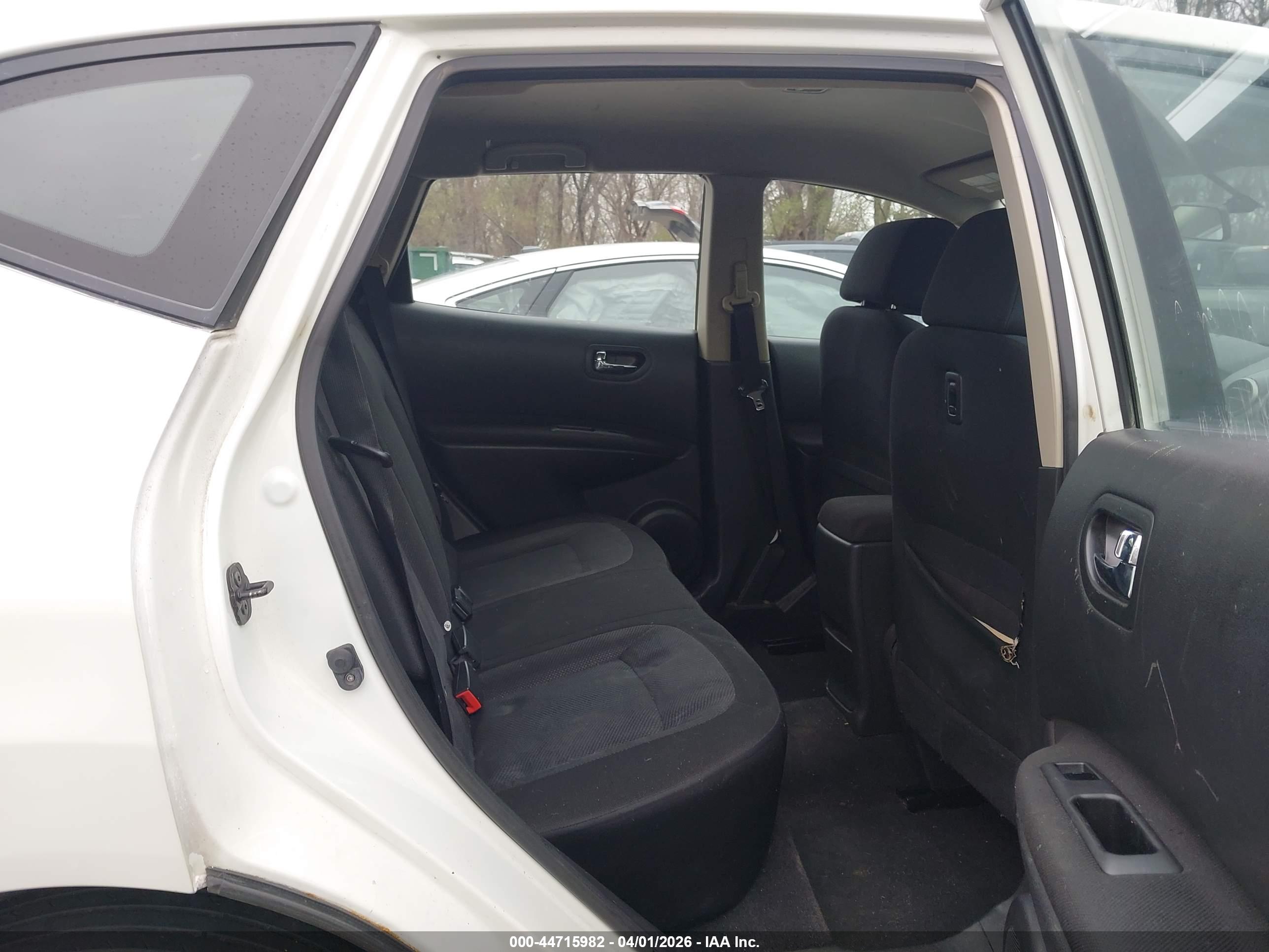 NISSAN ROGUE image 8