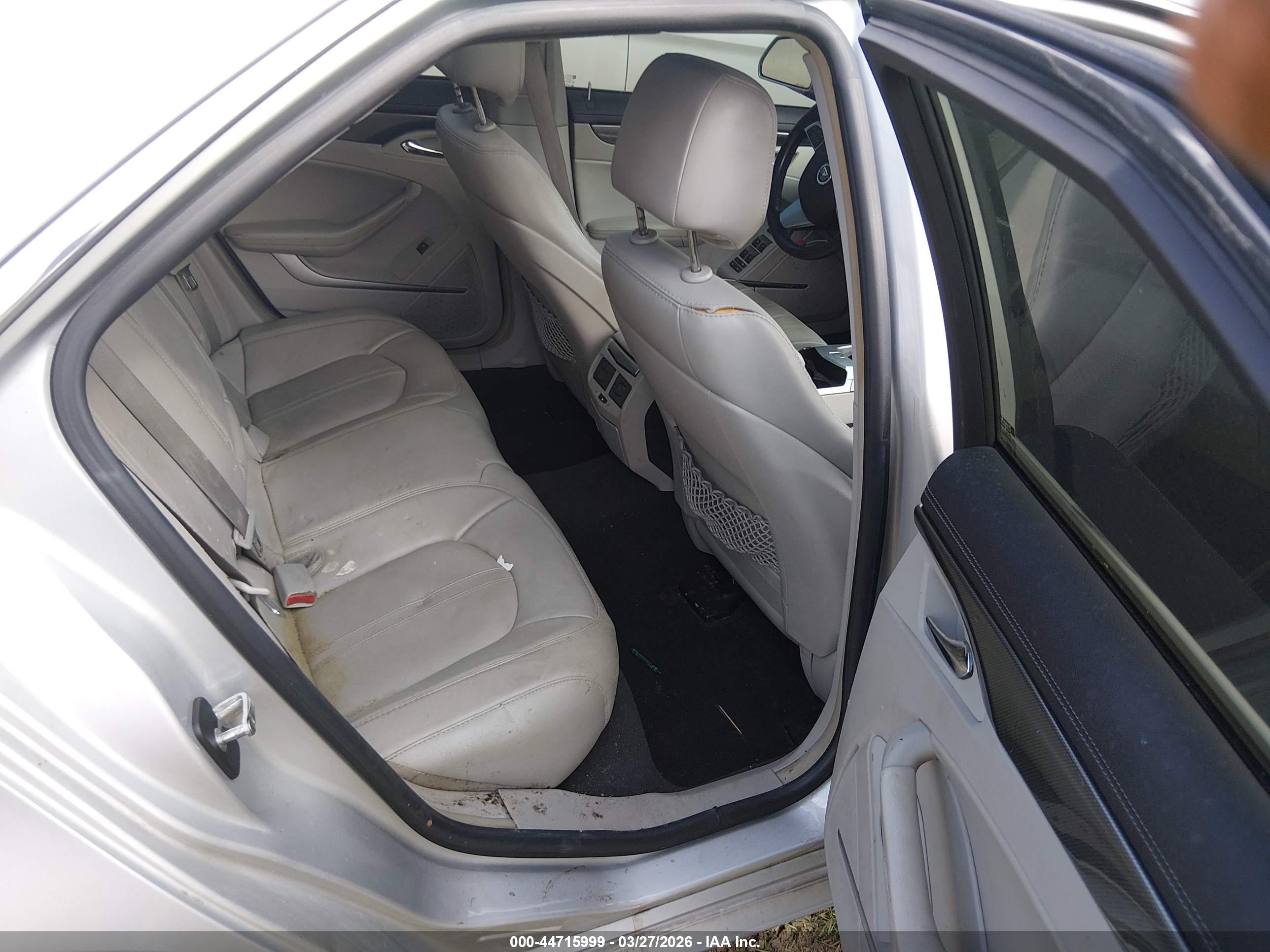 CADILLAC CTS image 8