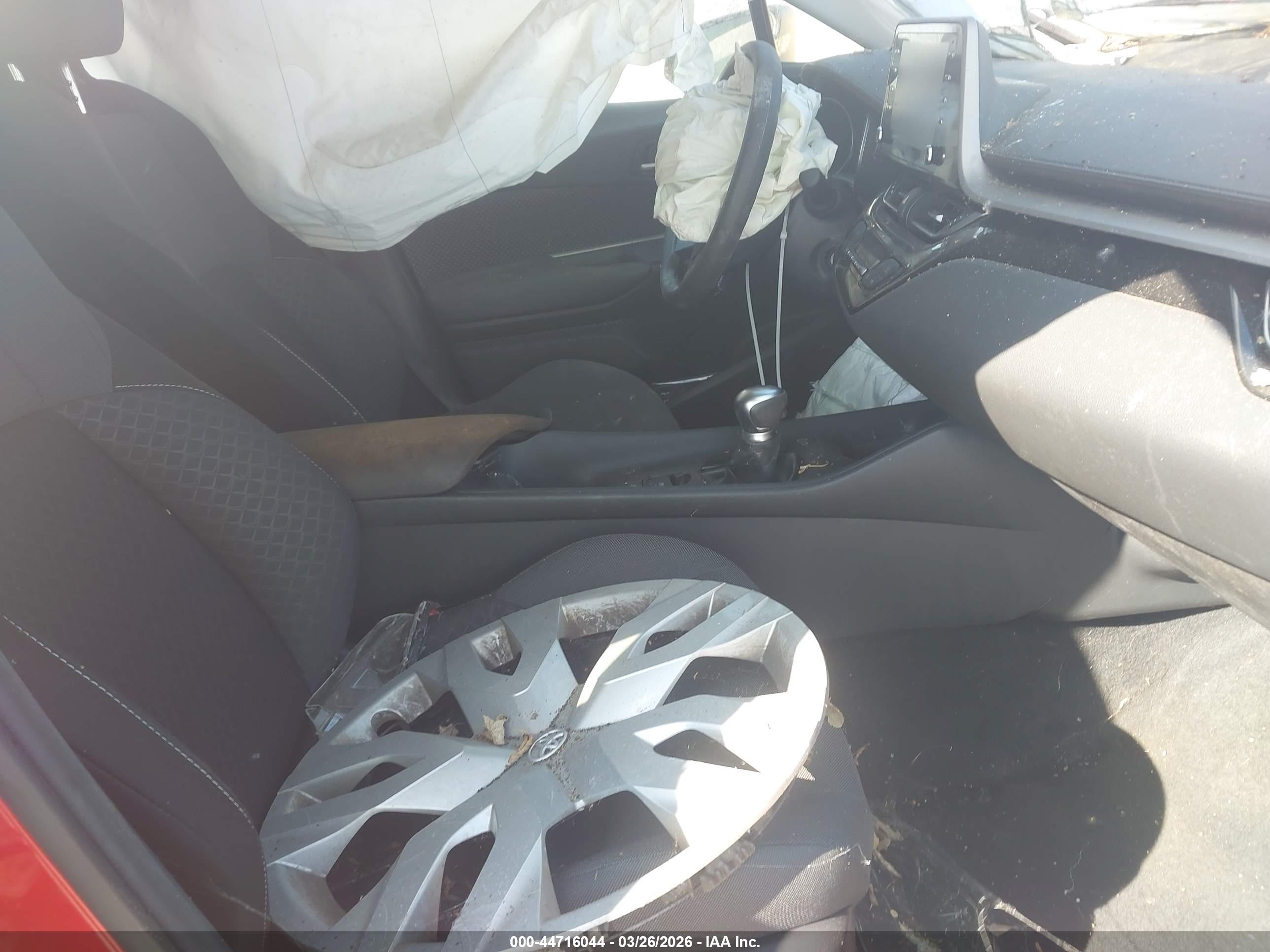 TOYOTA C-HR image 5