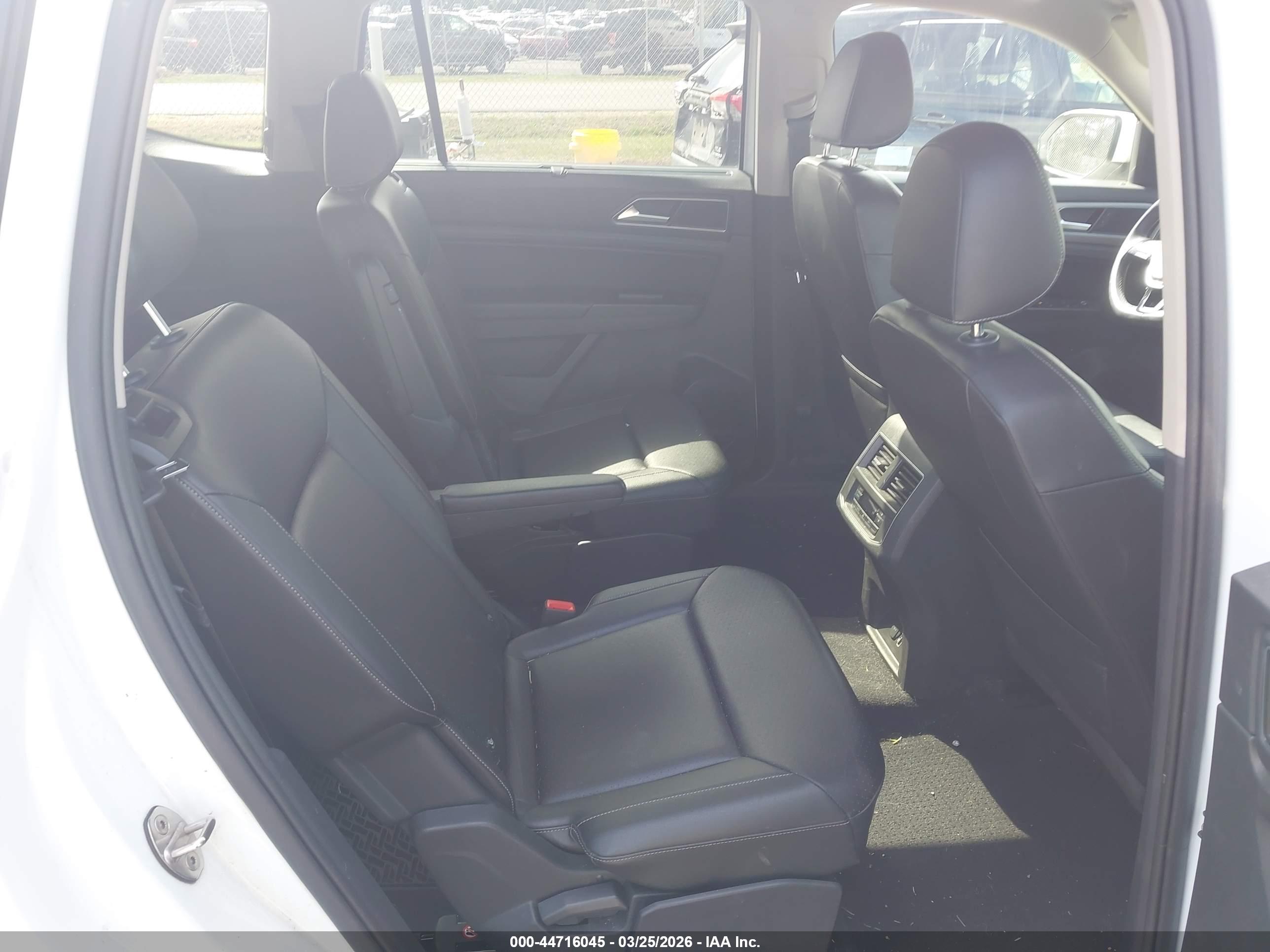 VOLKSWAGEN ATLAS image 8