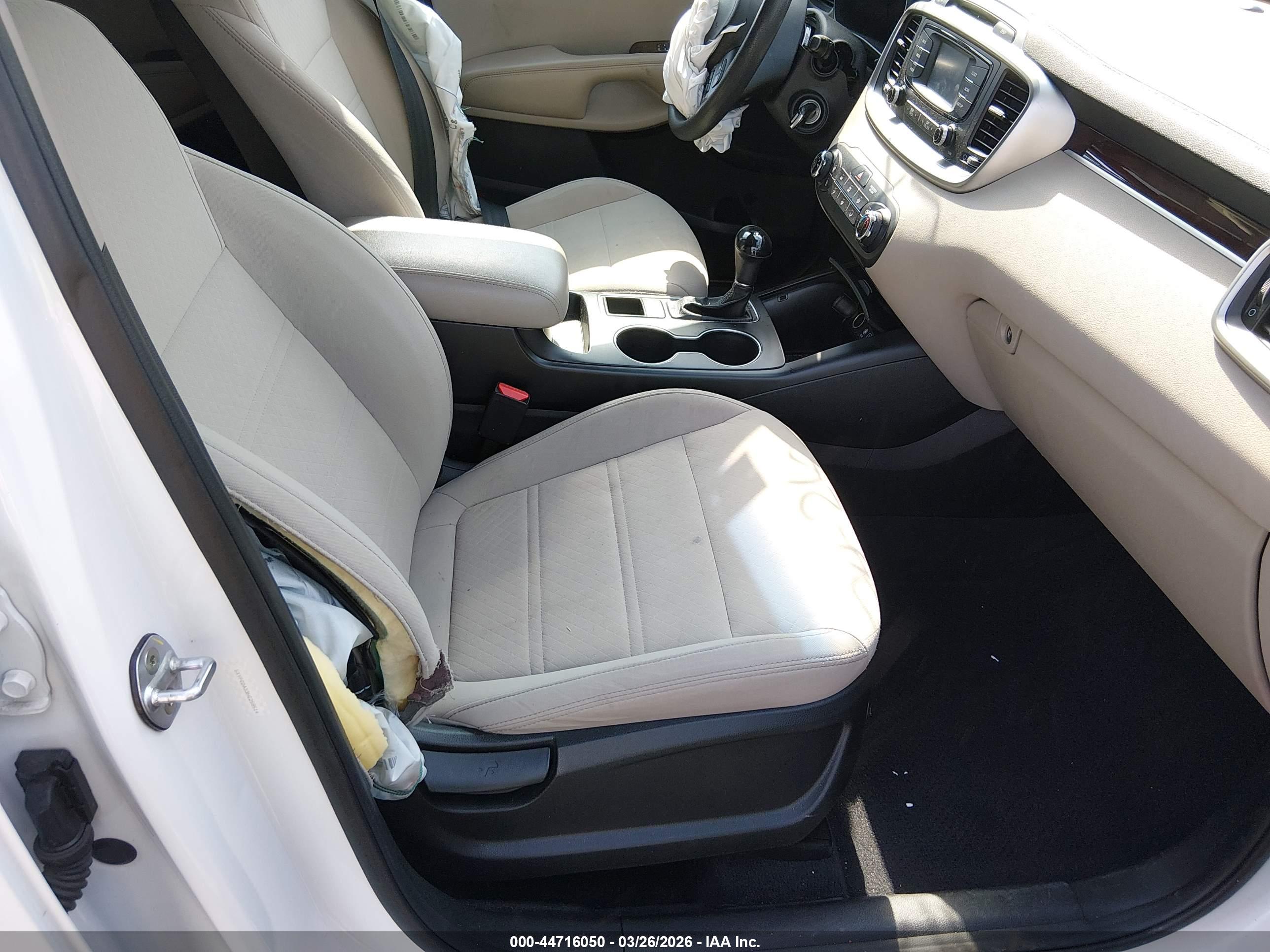KIA SORENTO image 5
