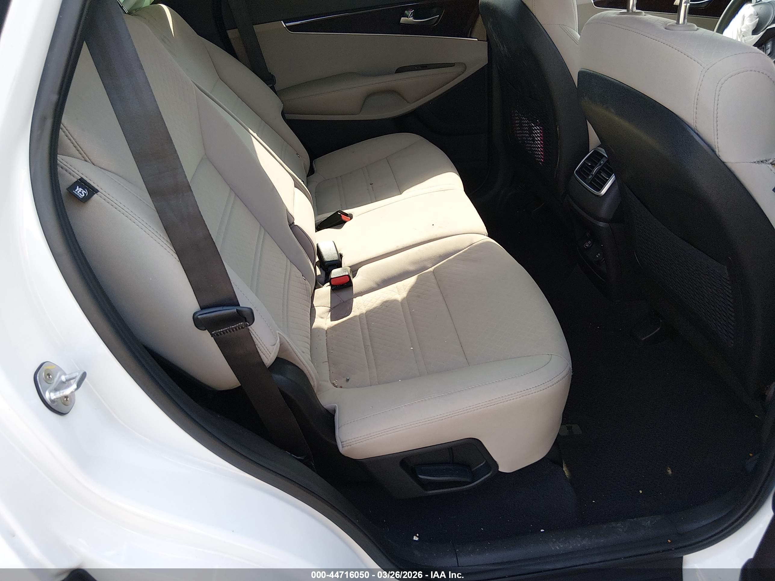 KIA SORENTO image 8