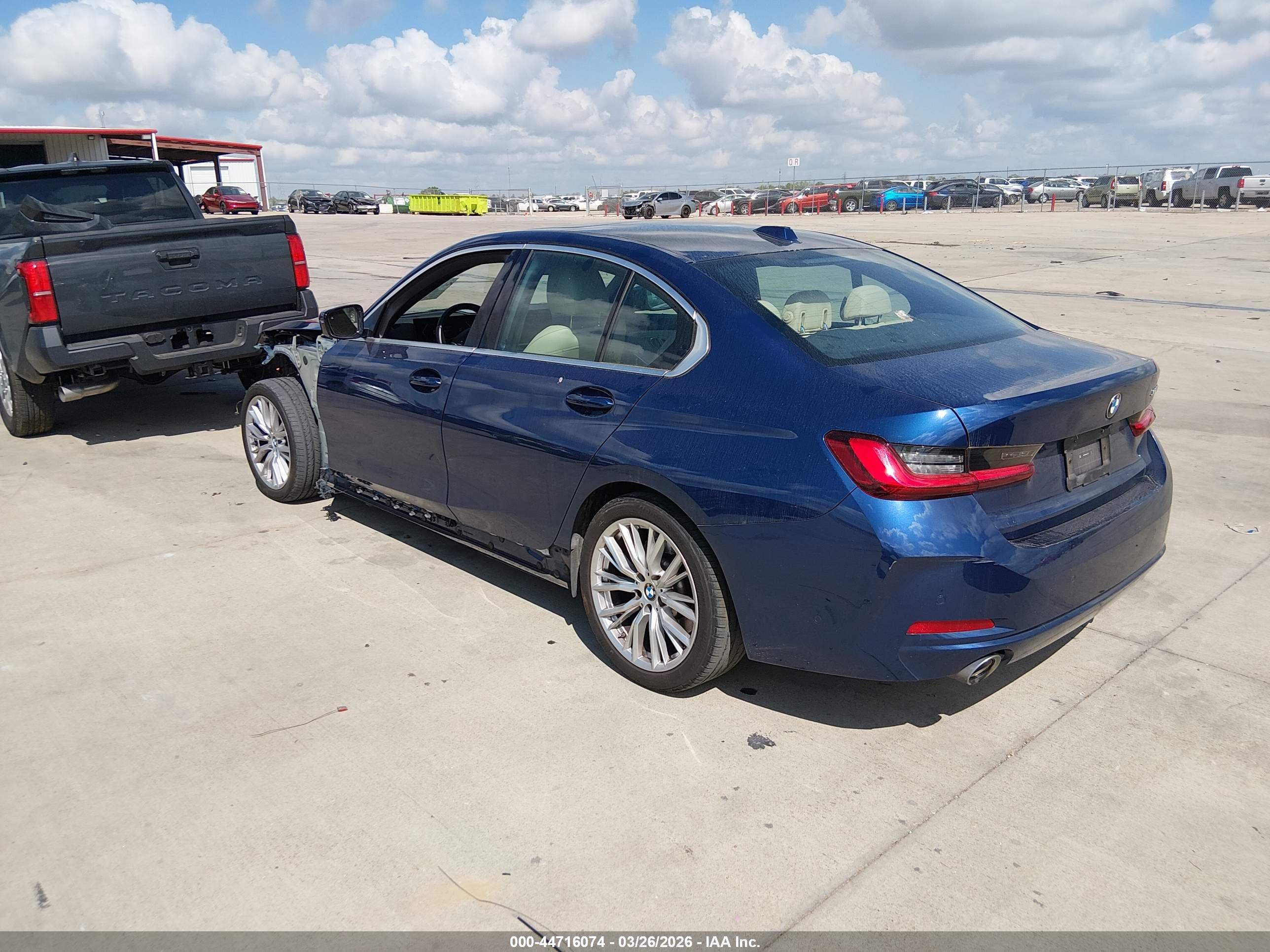 BMW 330I image 3