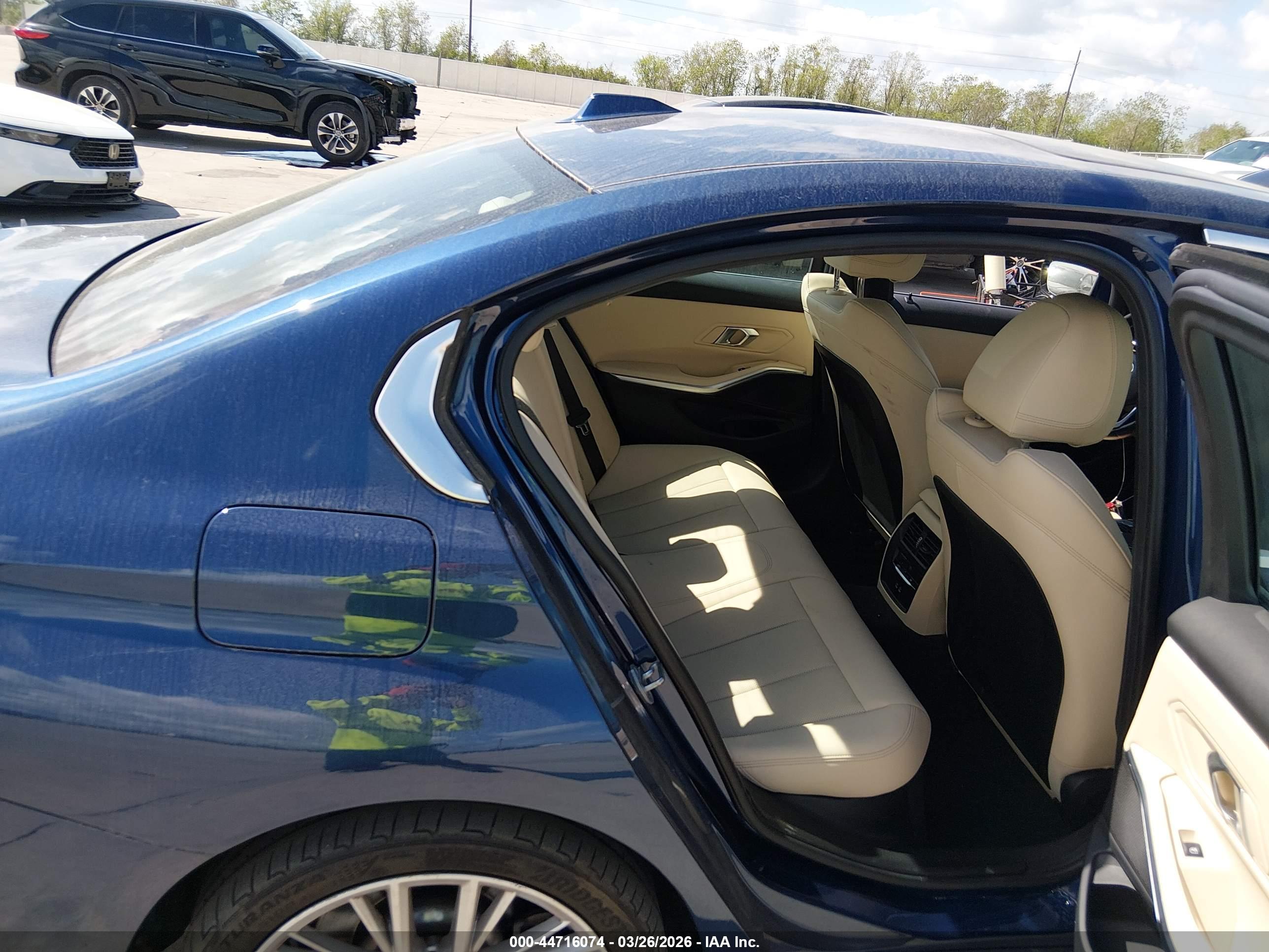 BMW 330I image 8