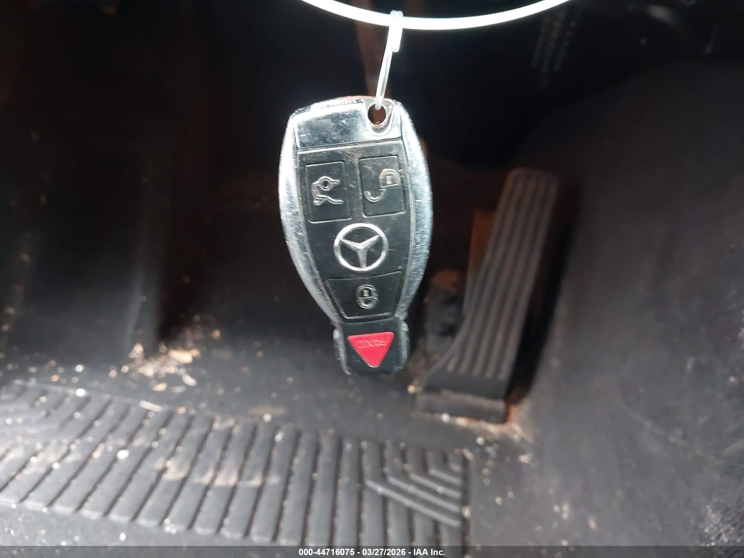 MERCEDES-BENZ E image 11