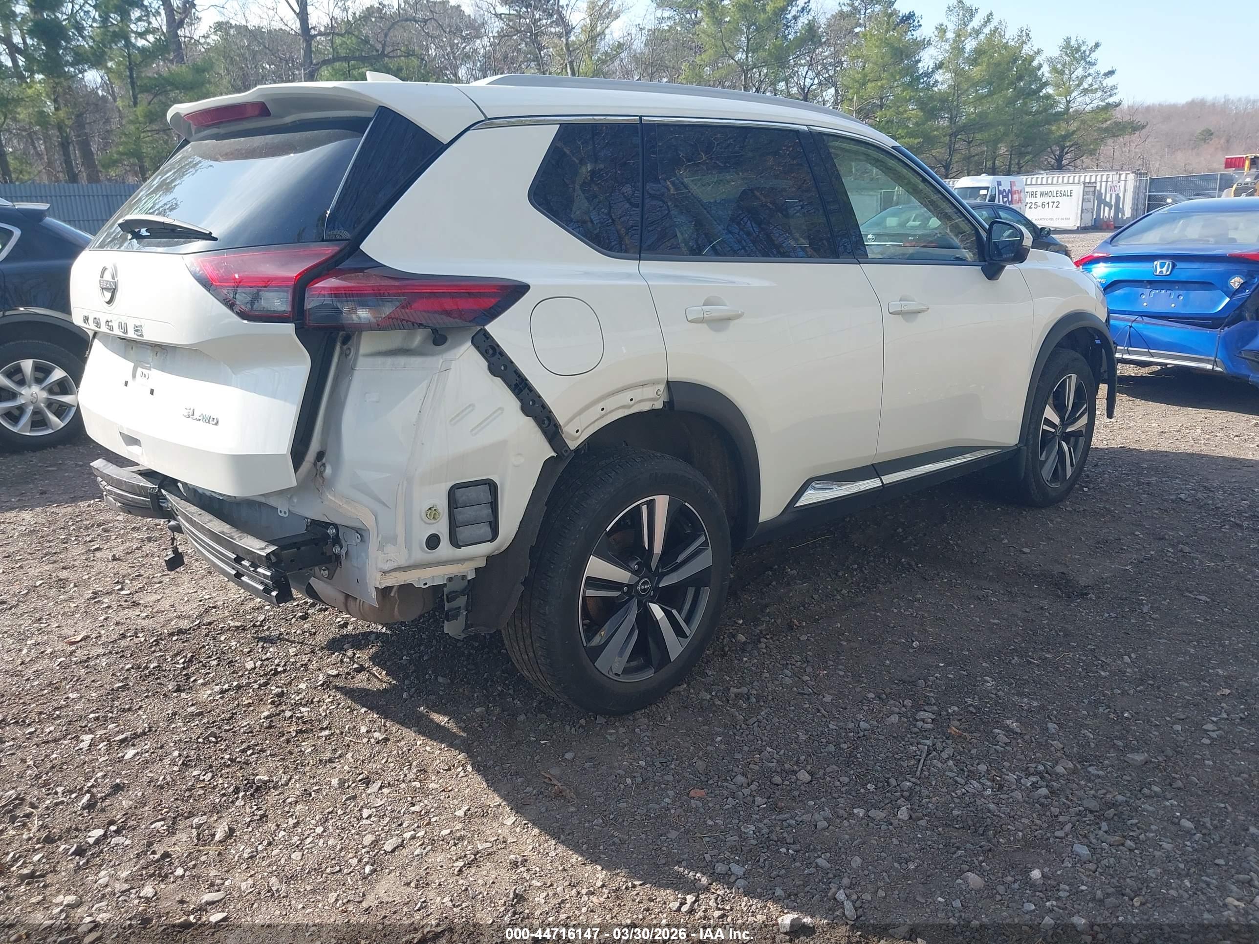 NISSAN ROGUE image 4