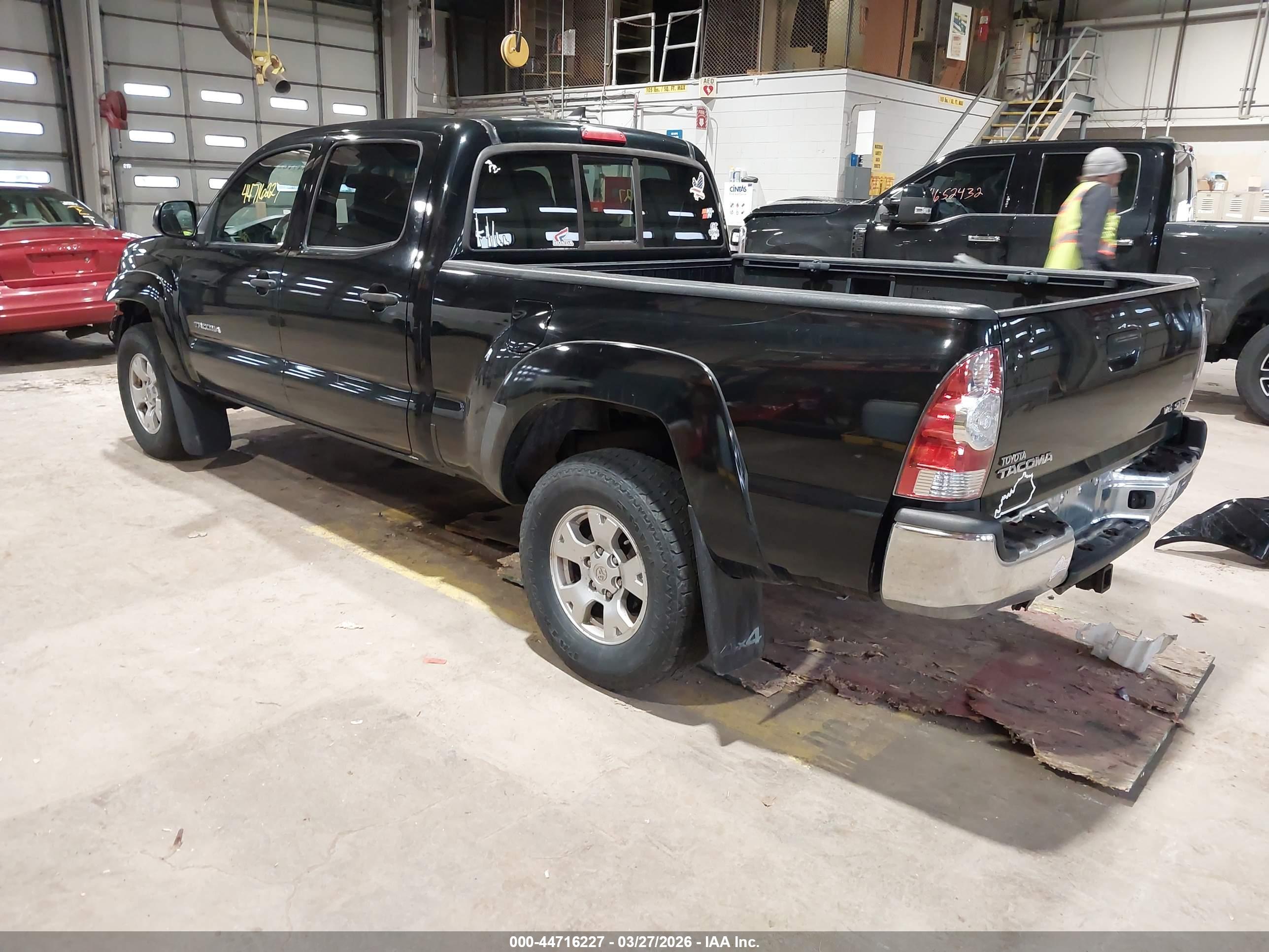 TOYOTA TACOMA image 3