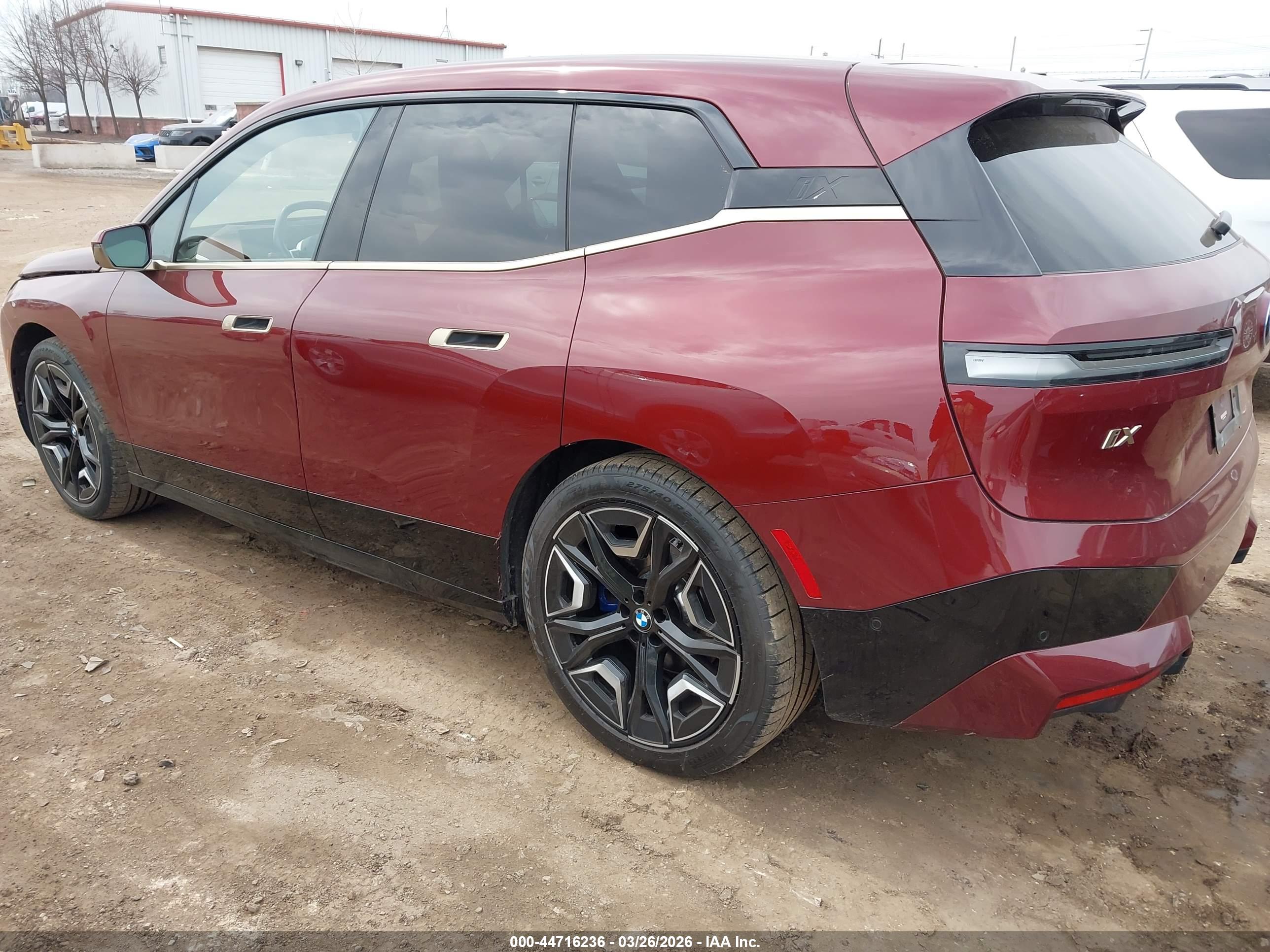 BMW IX image 3