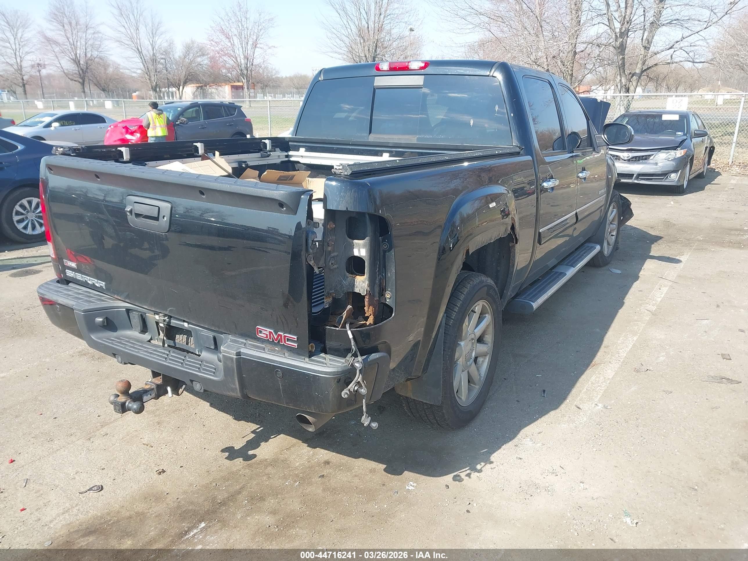 GMC SIERRA image 4