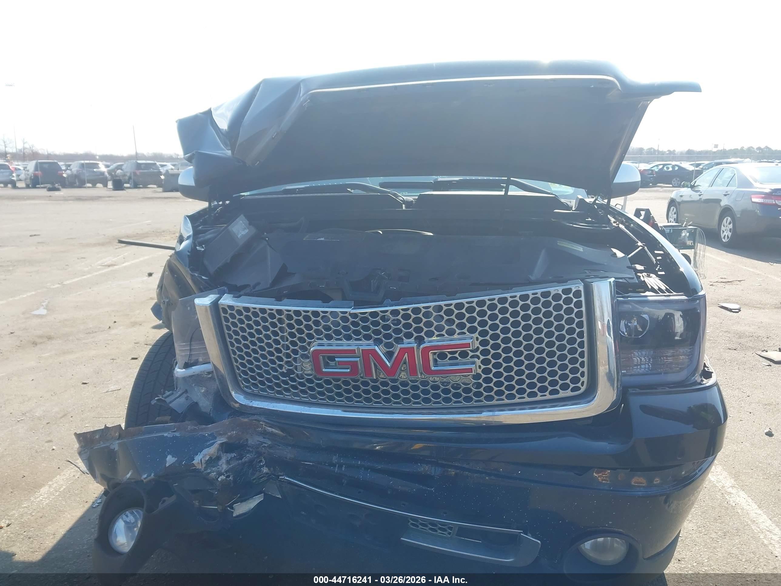 GMC SIERRA image 6