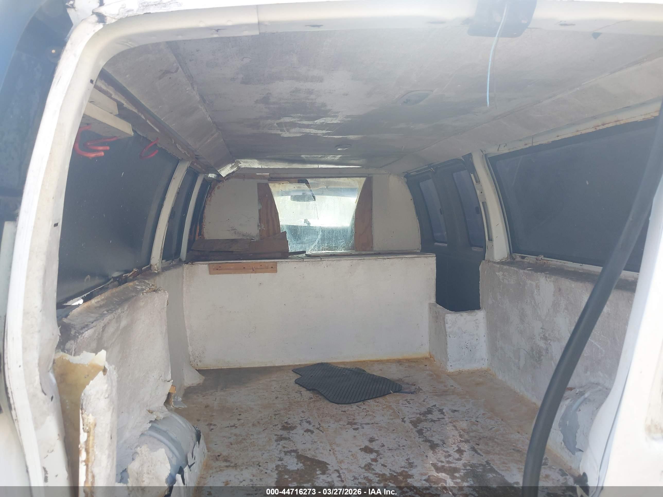 CHEVROLET EXPRESS image 8
